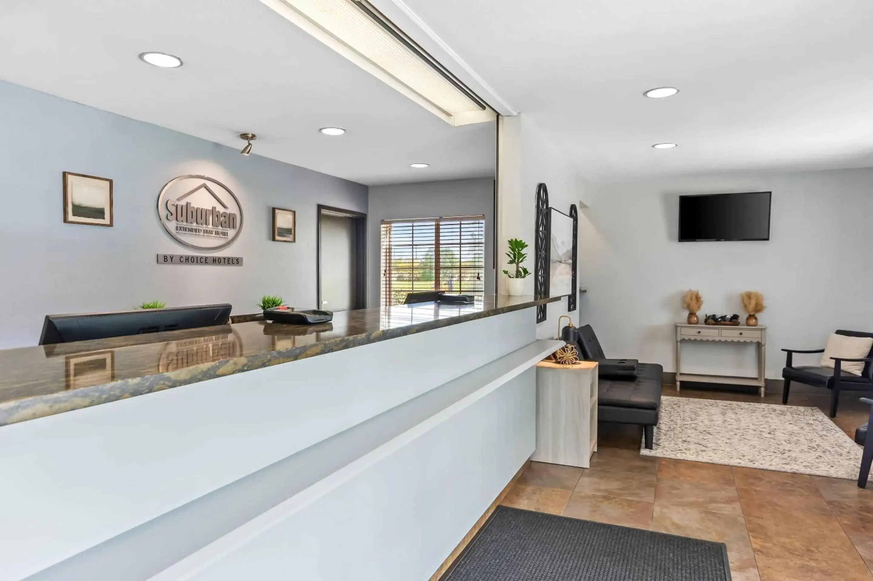 Lobby or reception in Suburban Studios Clarksville-Louisville North Lobby or reception in Suburban Studios Clarksville-Louisville North