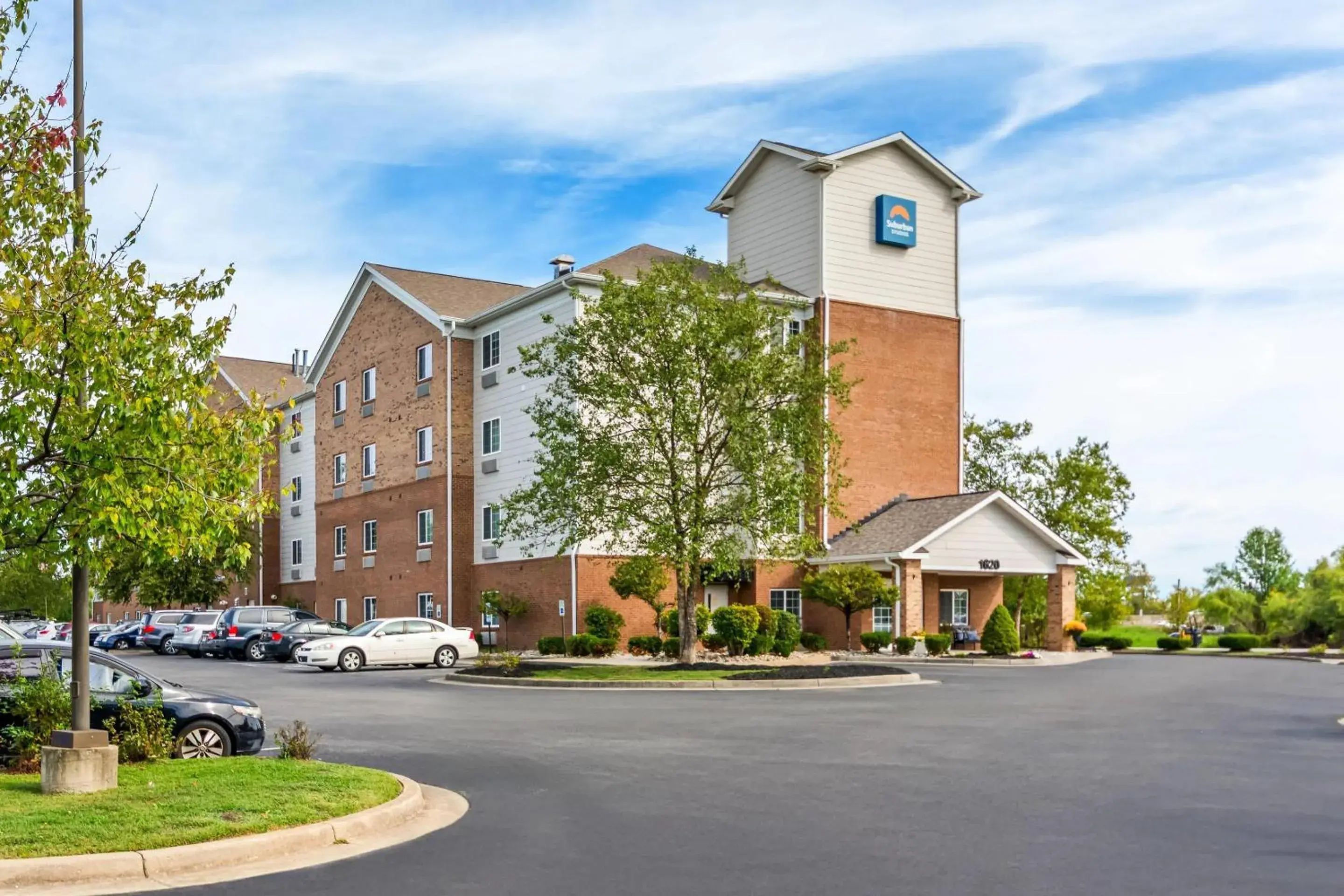 Property building in Suburban Studios Clarksville-Louisville North Property building in Suburban Studios Clarksville-Louisville North