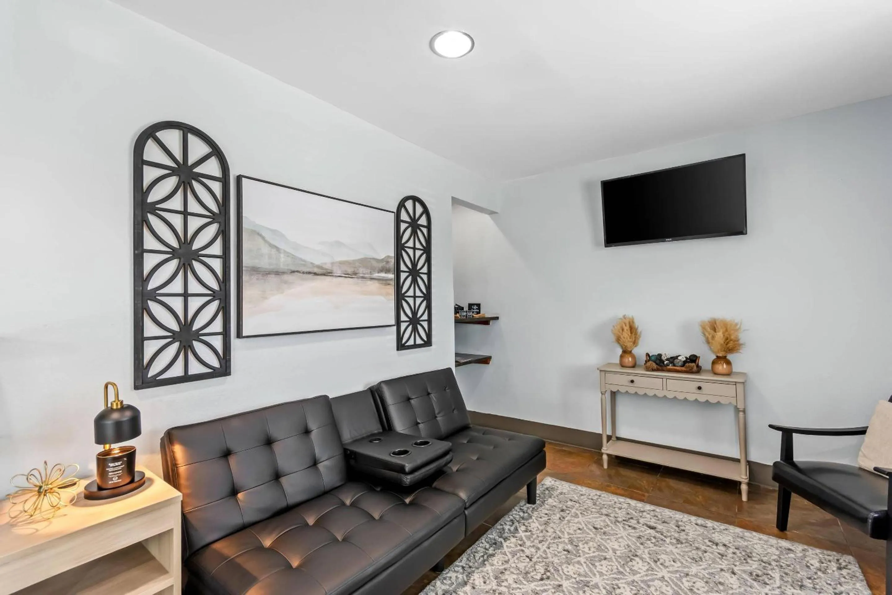 Lobby or reception in Suburban Studios Clarksville-Louisville North