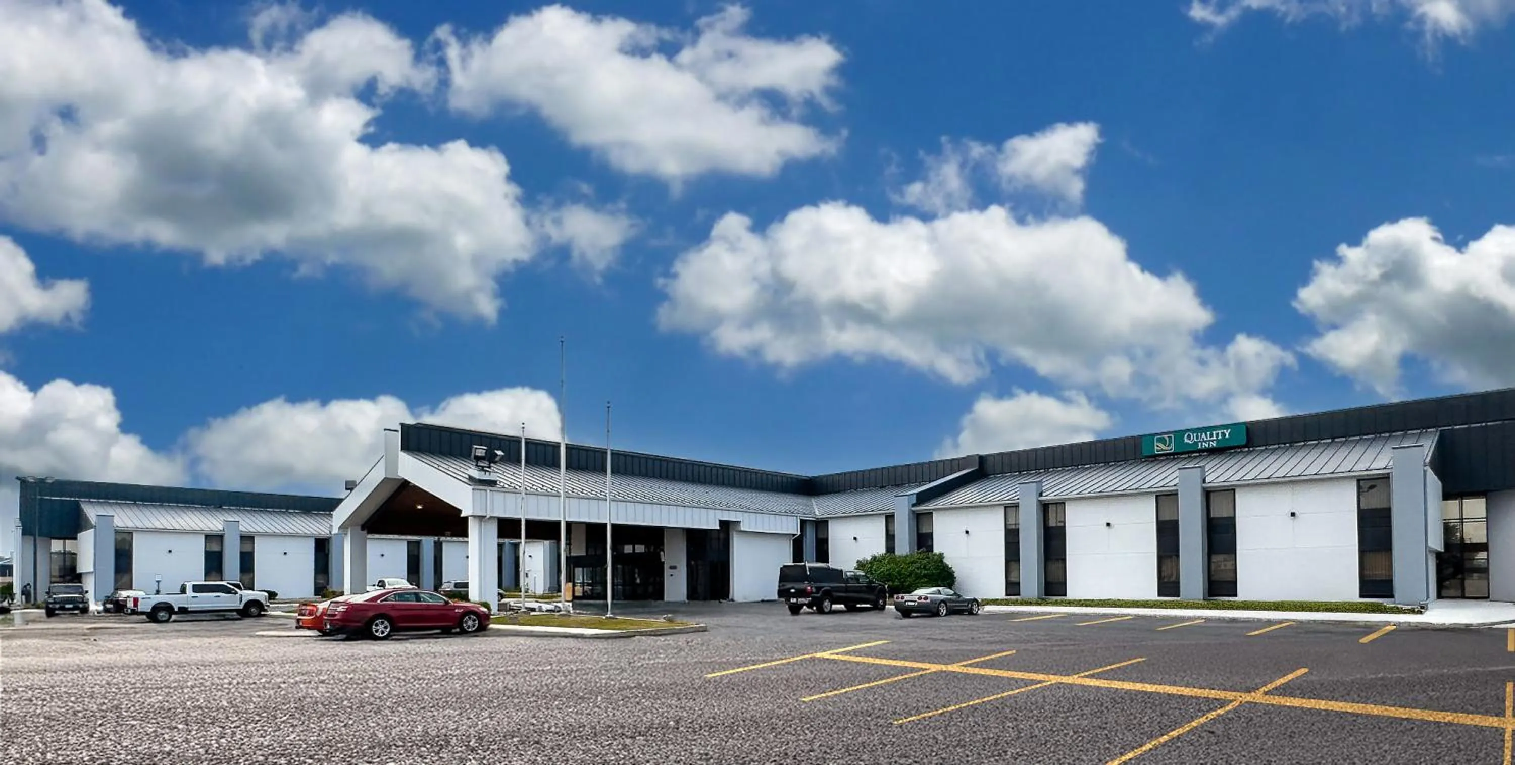 Property building in Quality Inn Fort Wayne