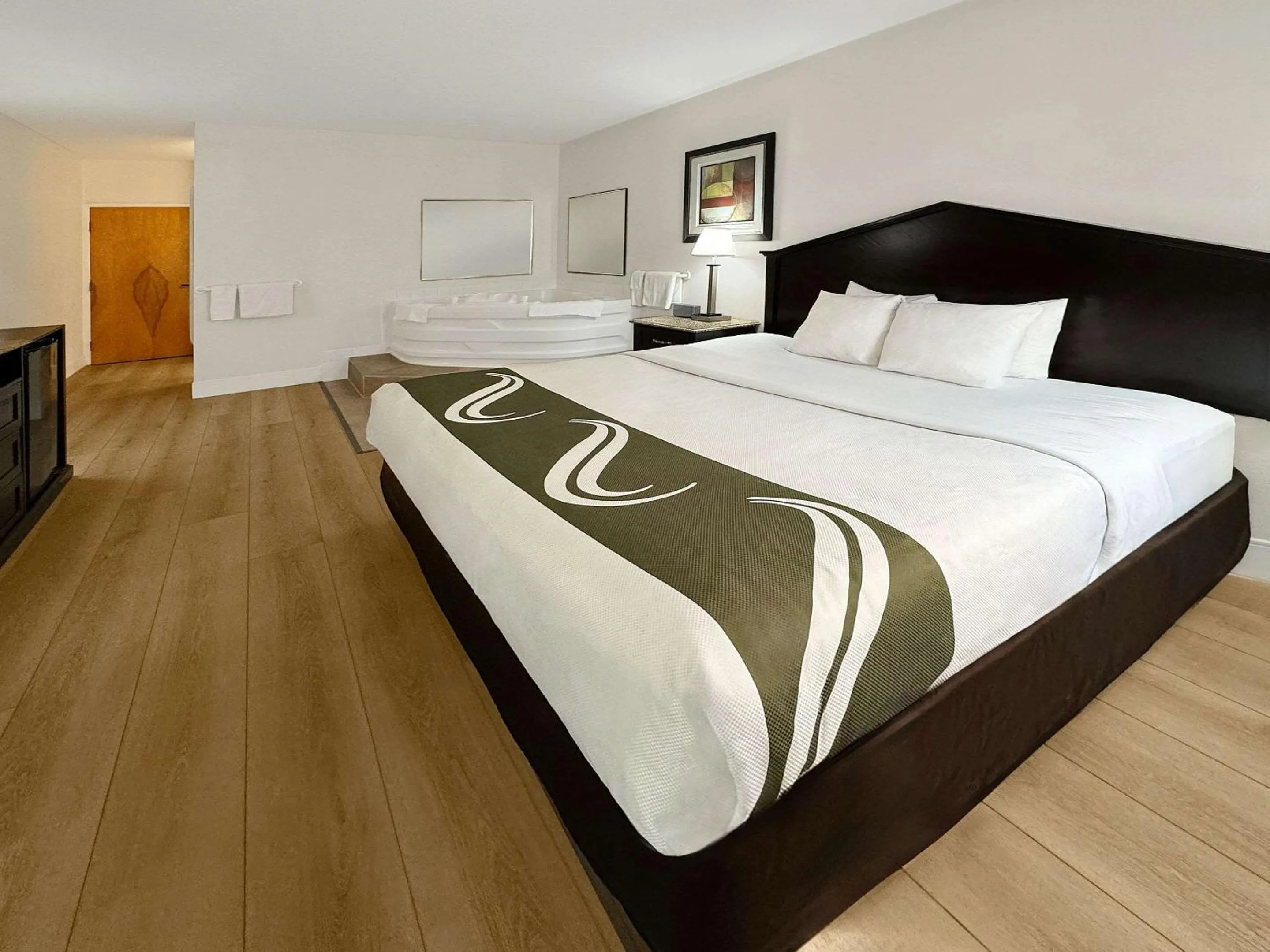 Bedroom, Bed in Quality Inn Fort Wayne