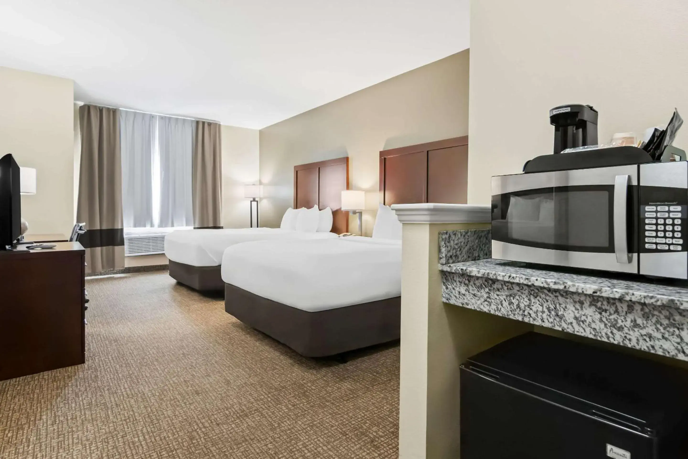 Bedroom, Bed in Comfort Inn Hebron-Lowell Area Bedroom, Bed in Comfort Inn Hebron-Lowell Area