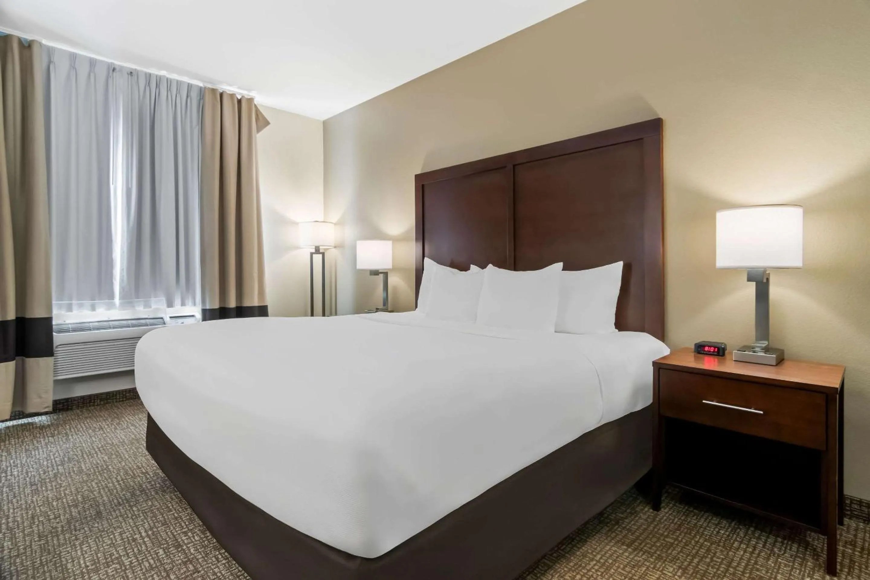 Bedroom, Bed in Comfort Inn Hebron-Lowell Area