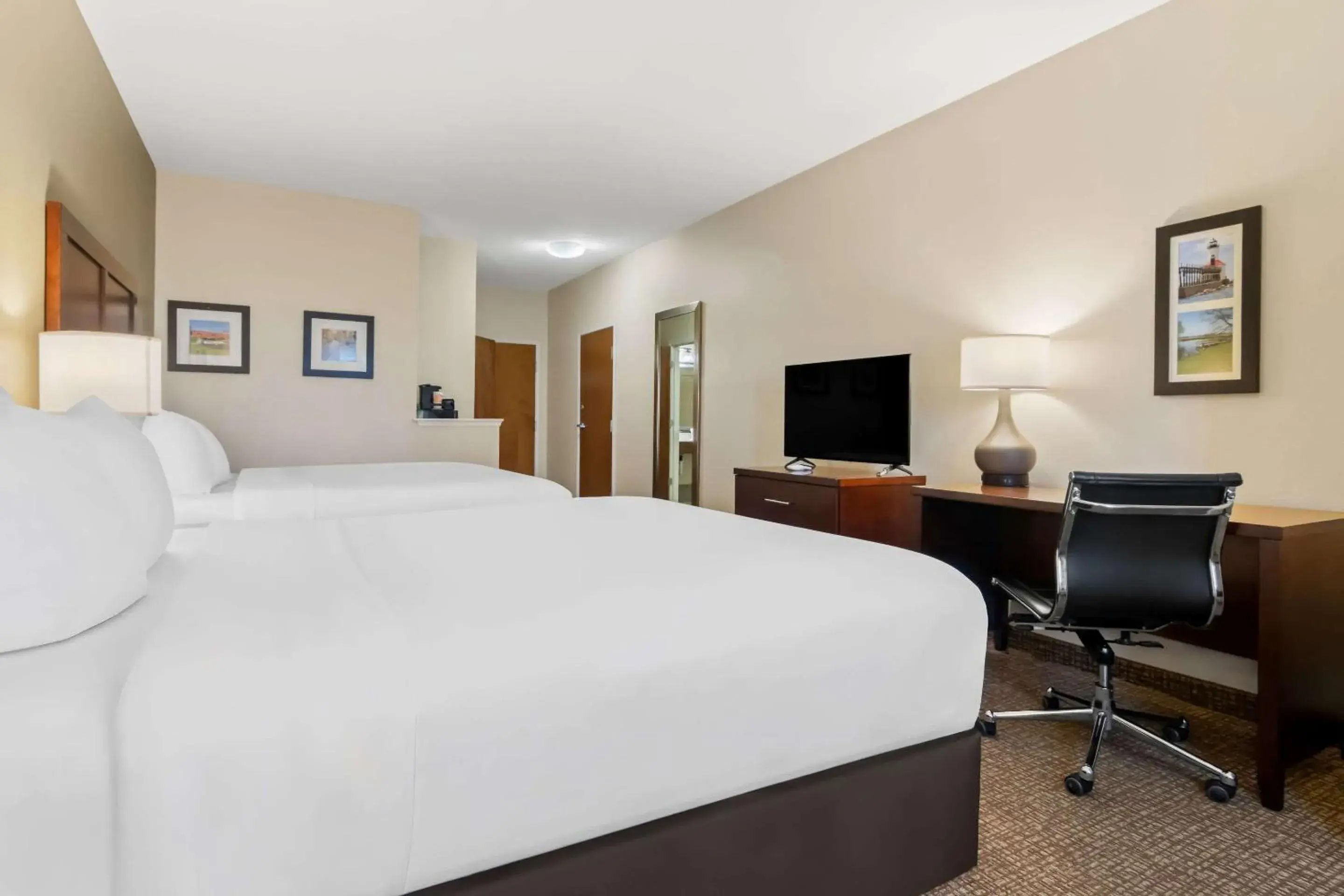 Bedroom, Bed in Comfort Inn Hebron-Lowell Area Bedroom, Bed in Comfort Inn Hebron-Lowell Area