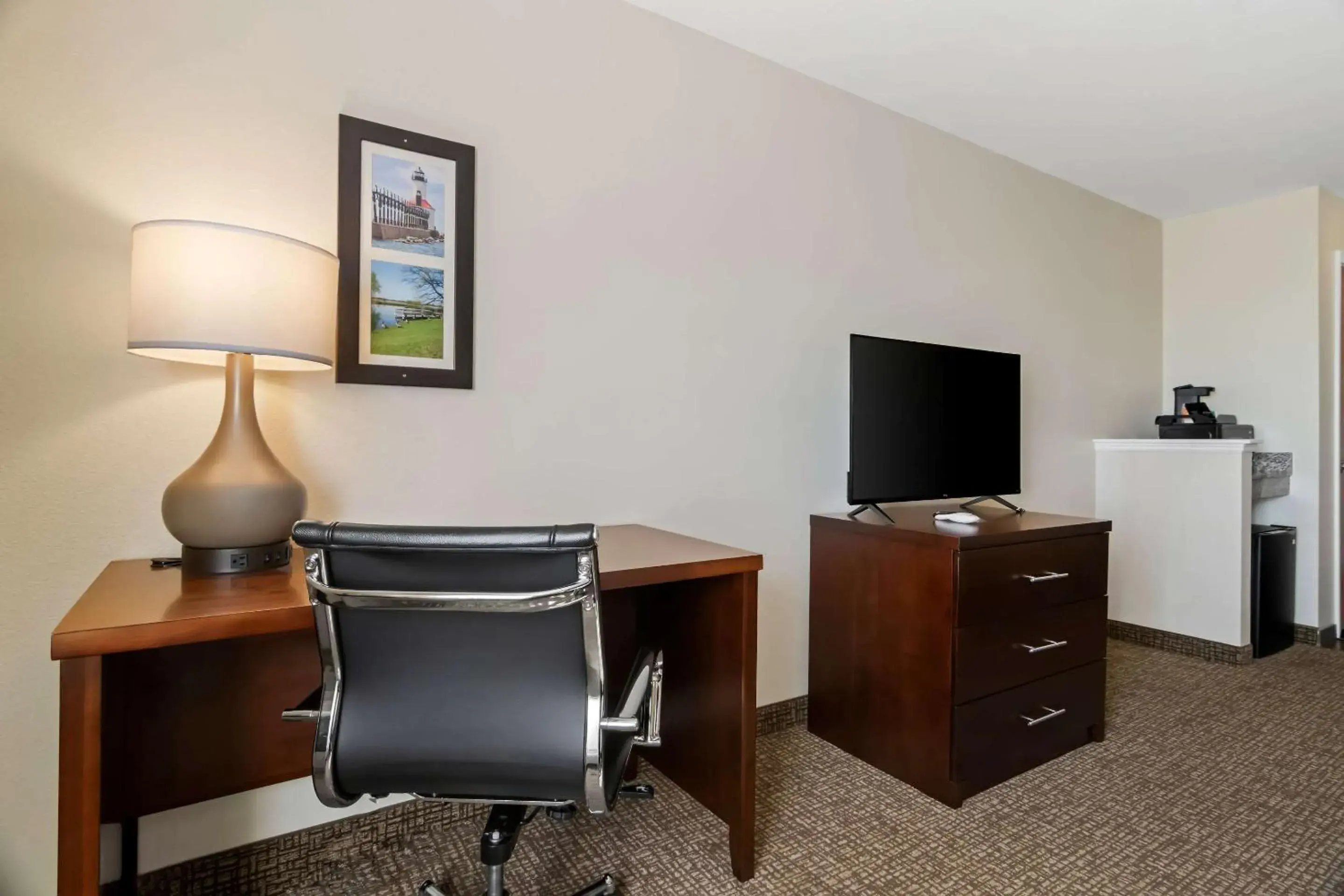 Bedroom in Comfort Inn Hebron-Lowell Area Bedroom in Comfort Inn Hebron-Lowell Area