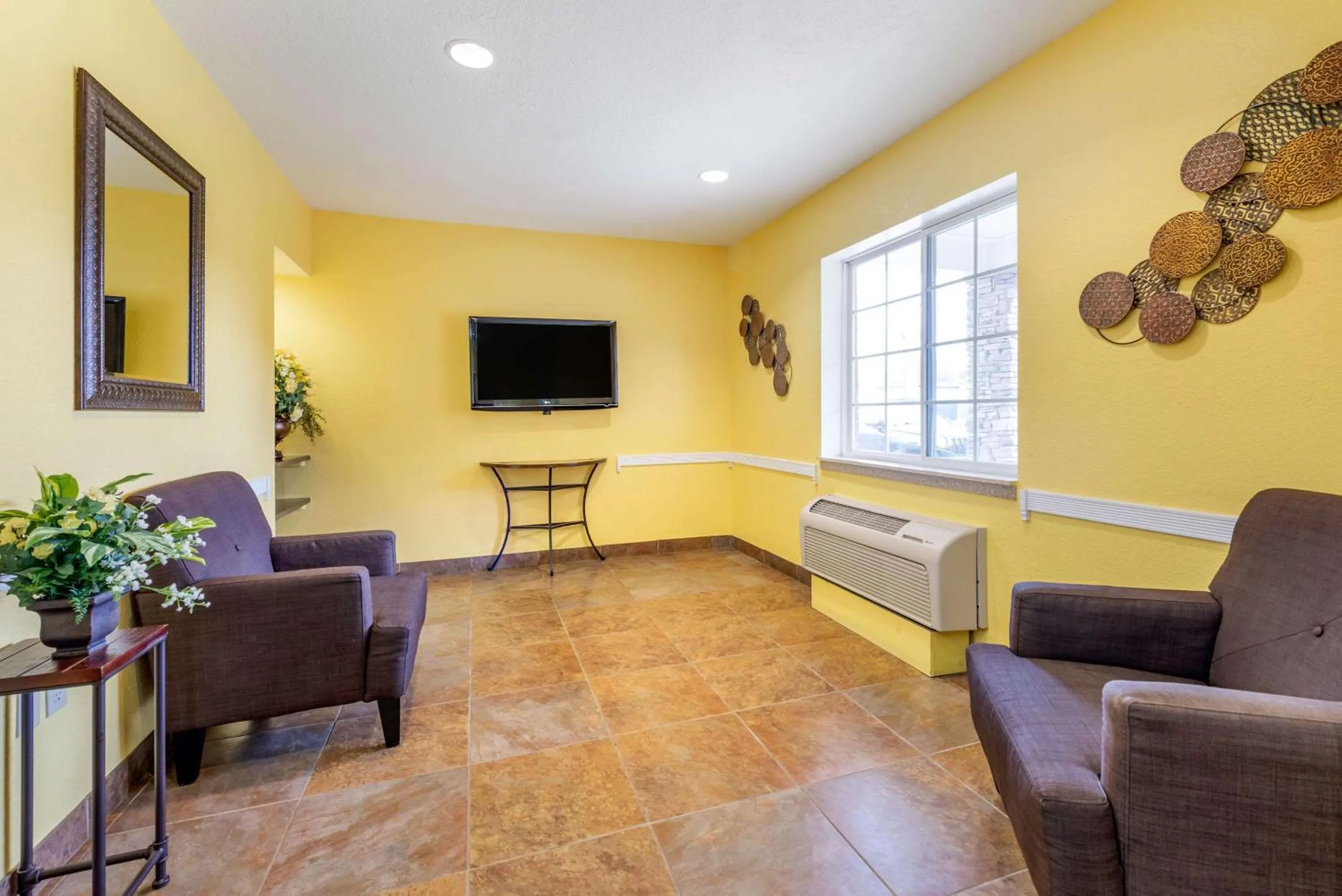 Lobby or reception in Birch Hill Suites - South Bend