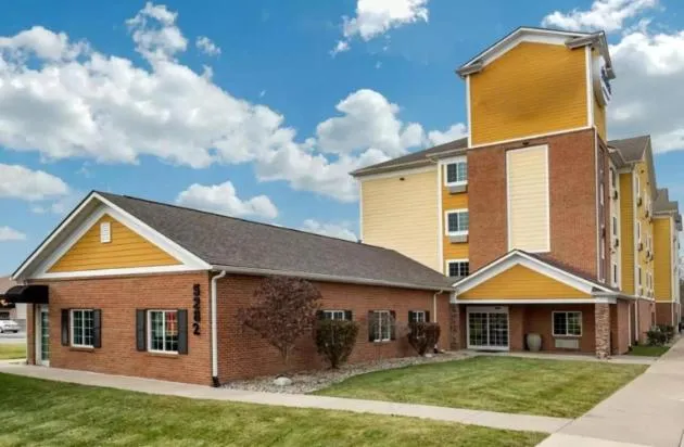 Property building in Birch Hill Suites - South Bend