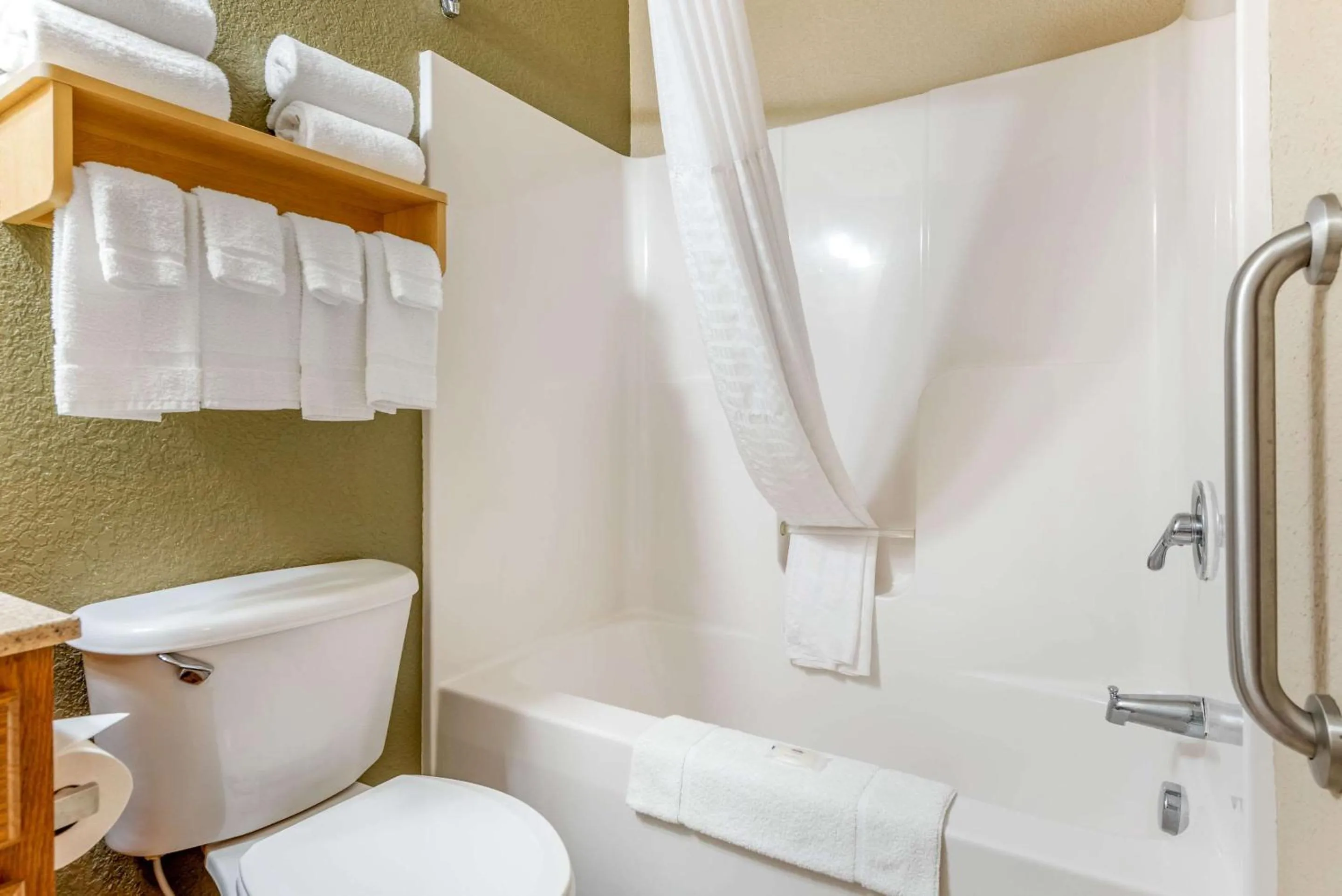 Bedroom in Birch Hill Suites - South Bend