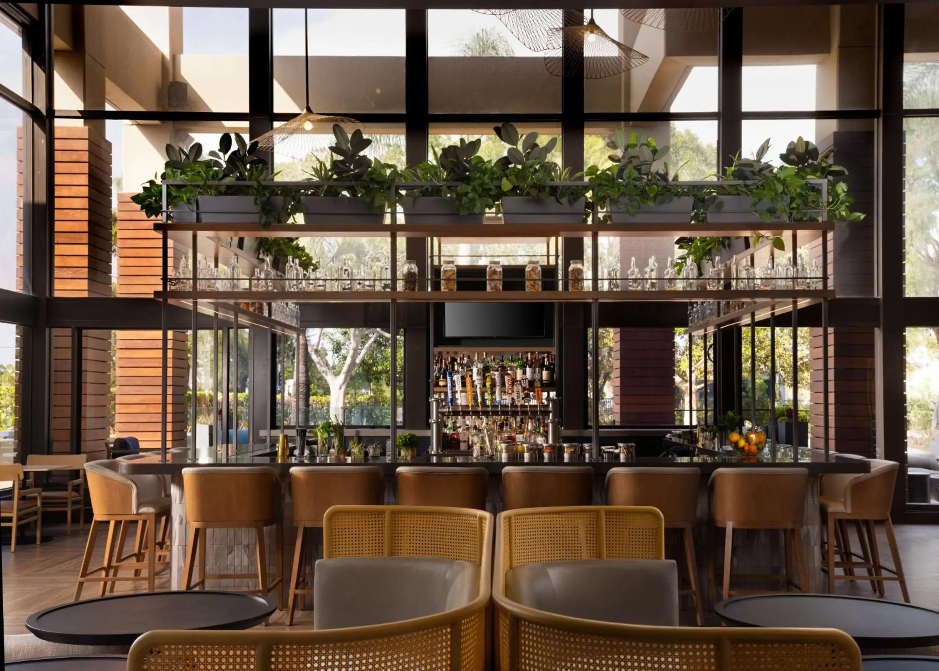Lounge or bar in Hotel Fera Anaheim, a DoubleTree by Hilton Hotel Lounge or bar in Hotel Fera Anaheim, a DoubleTree by Hilton Hotel