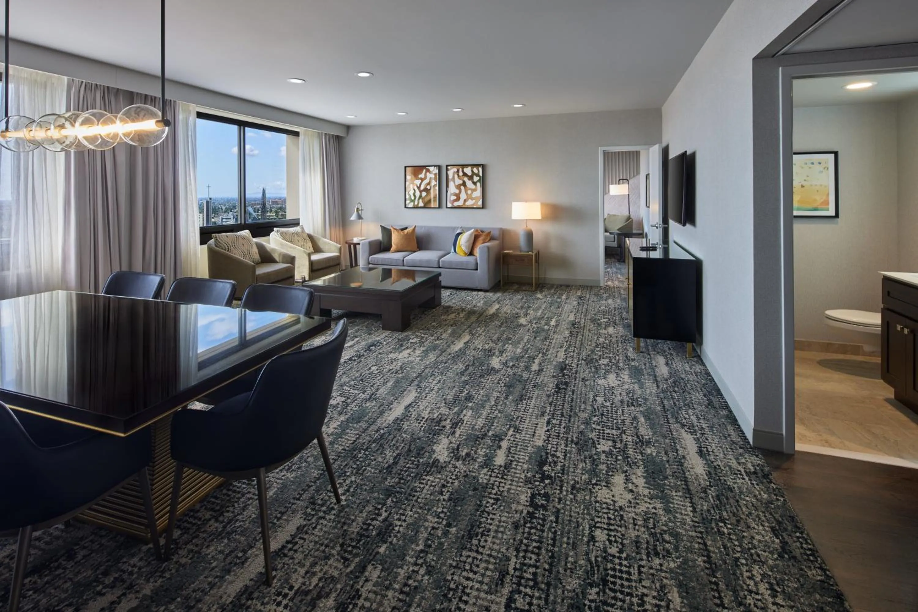 Living room in Hotel Fera Anaheim, a DoubleTree by Hilton Hotel