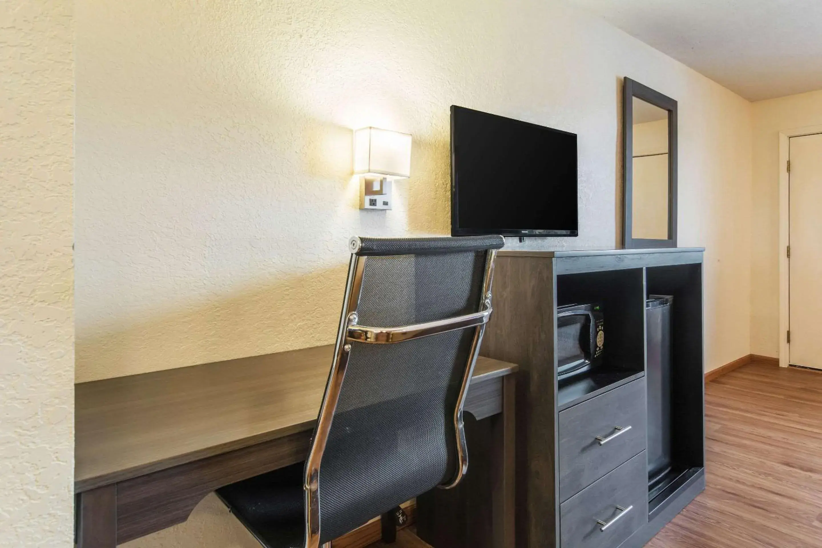 Photo of the whole room in Econo Lodge Cloverdale Photo of the whole room in Econo Lodge Cloverdale