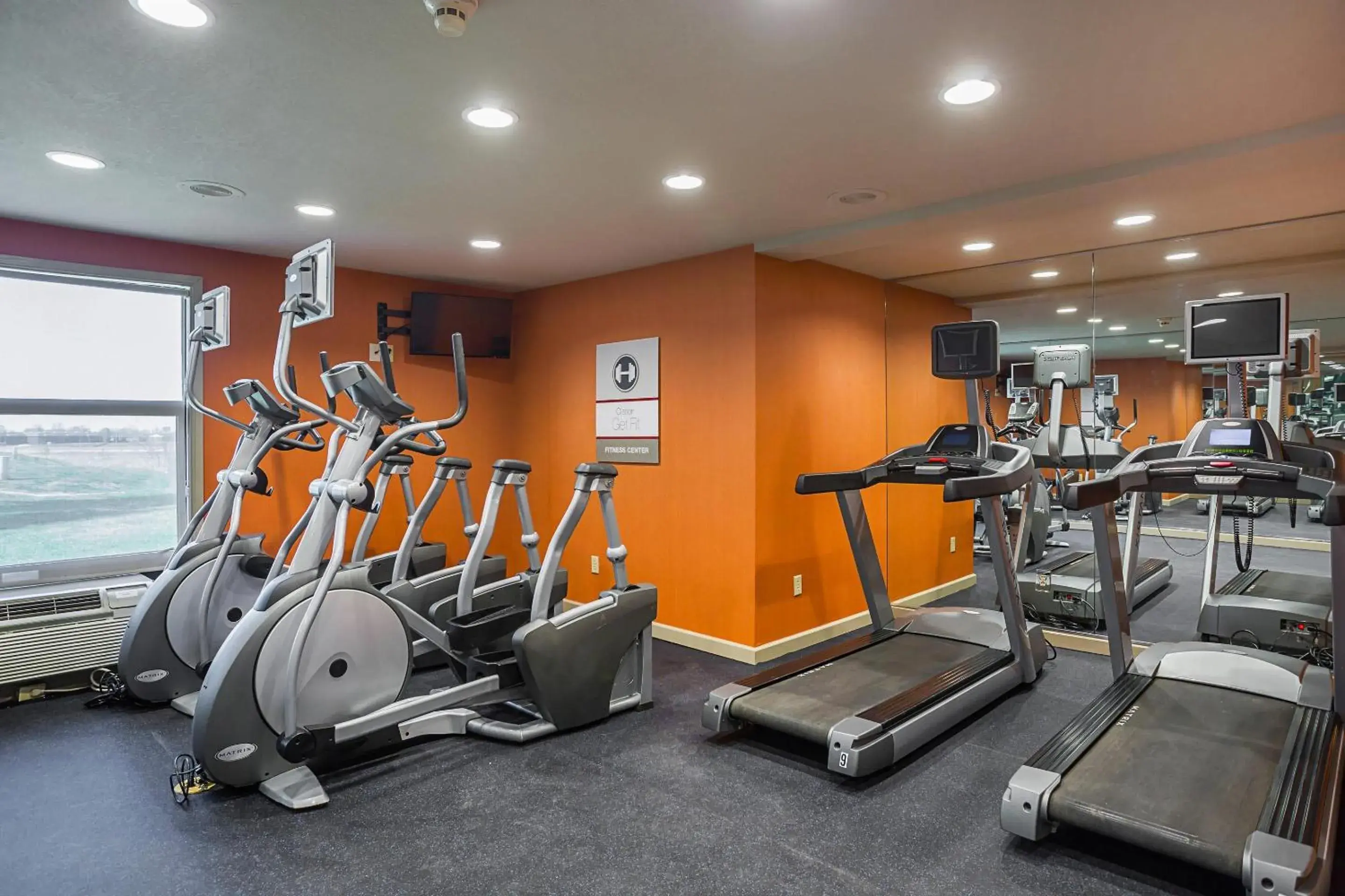 Fitness centre/facilities in Clarion Inn & Suites Evansville Eastland Area Fitness centre/facilities in Clarion Inn & Suites Evansville Eastland Area