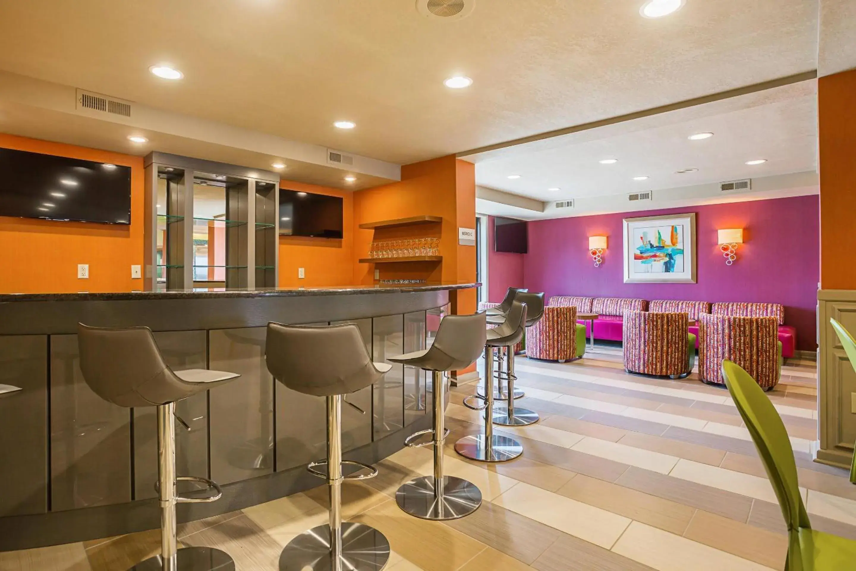 Restaurant/places to eat in Clarion Inn & Suites Evansville Eastland Area Restaurant/places to eat in Clarion Inn & Suites Evansville Eastland Area