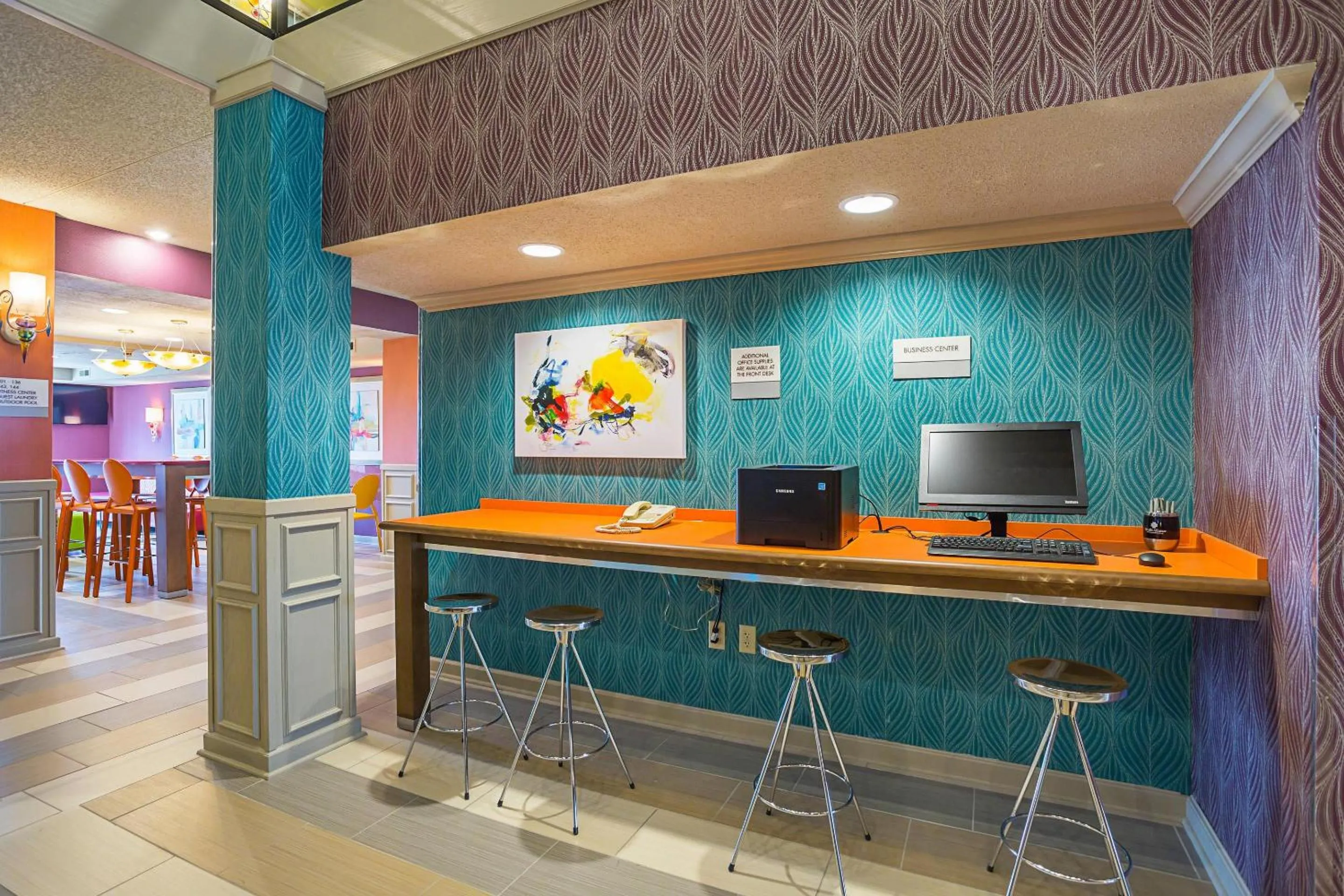 Business facilities in Clarion Inn & Suites Evansville Eastland Area