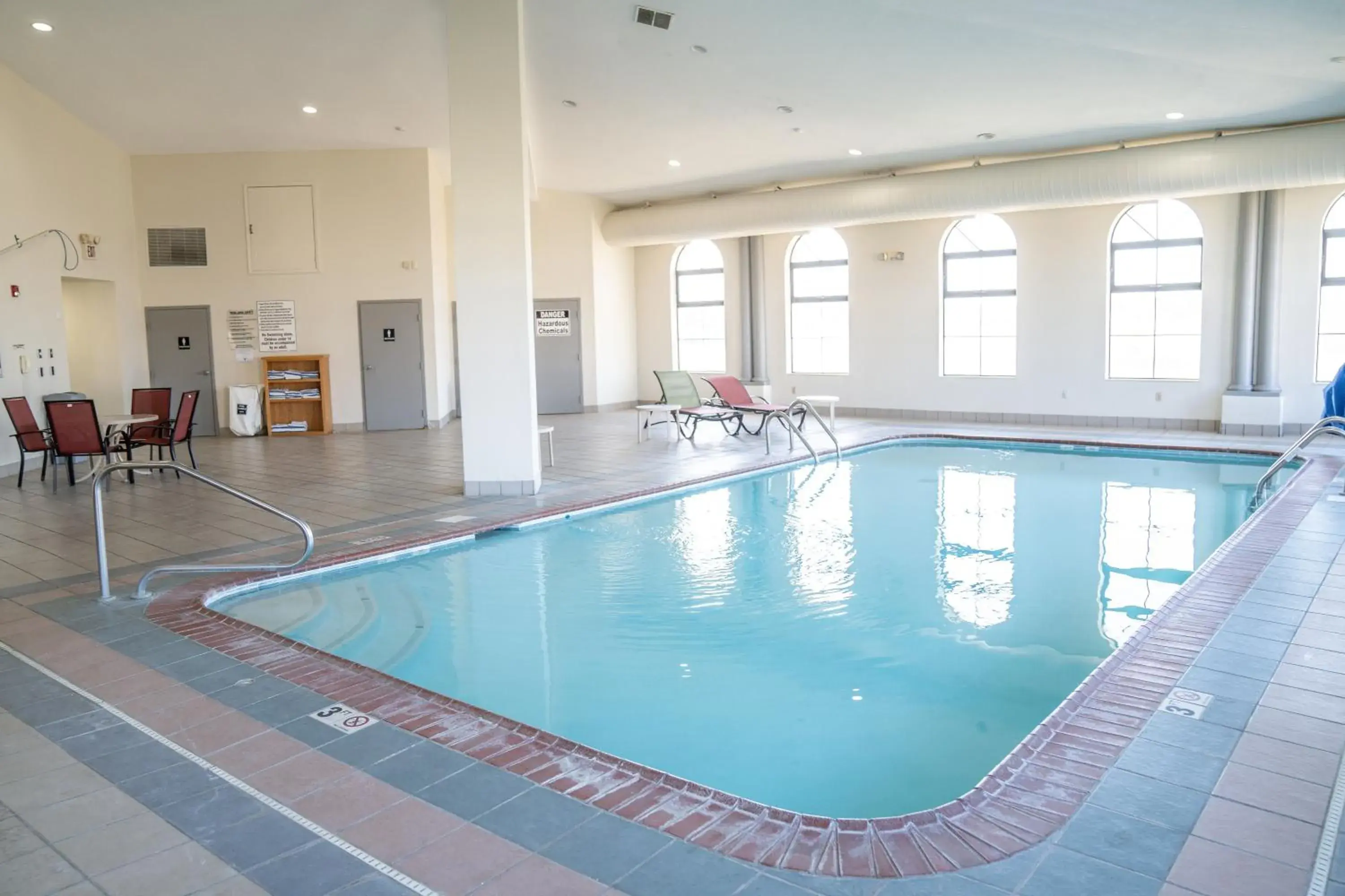 Swimming pool in Quality Inn Seymour I-65 Swimming pool in Quality Inn Seymour I-65