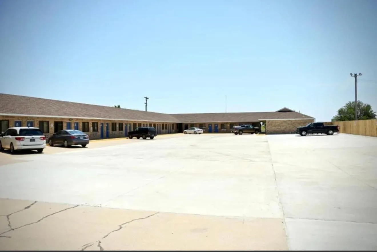 Heritage Inn & Suites