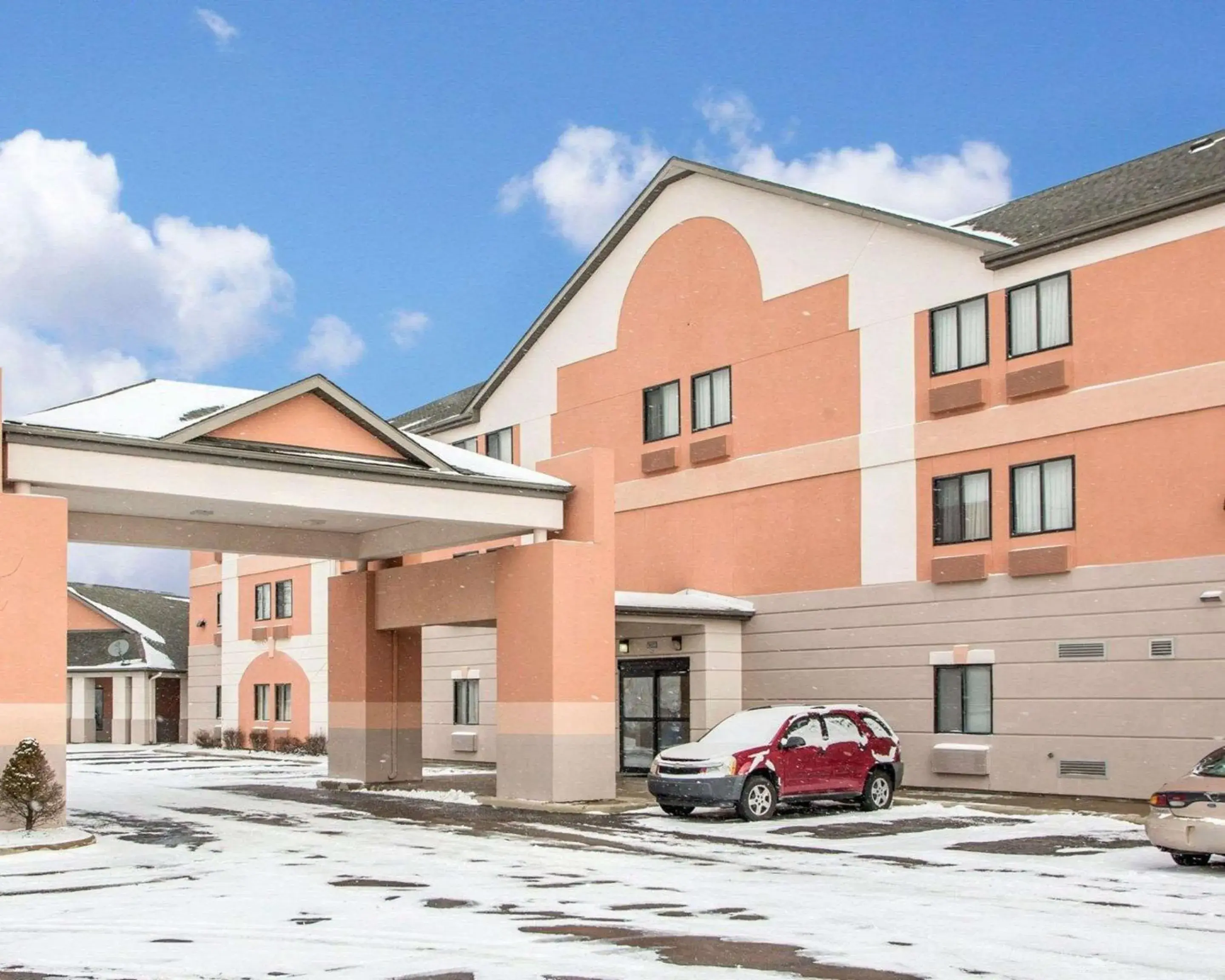 Property building in Quality Inn Merrillville Property building in Quality Inn Merrillville