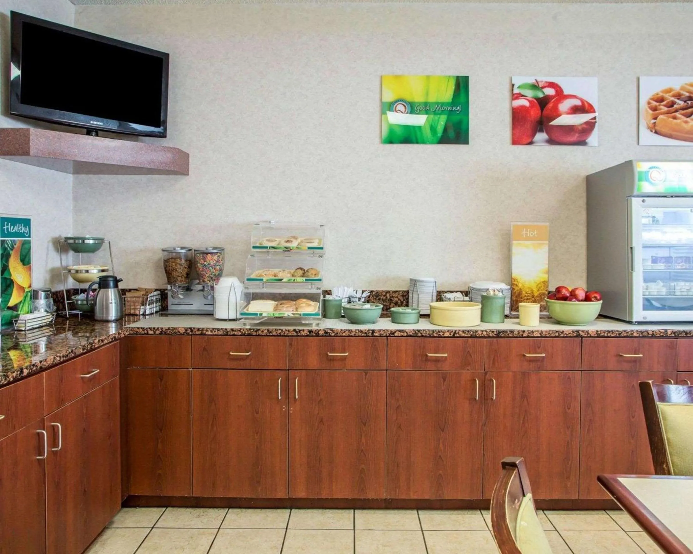 Restaurant/places to eat in Quality Inn Merrillville