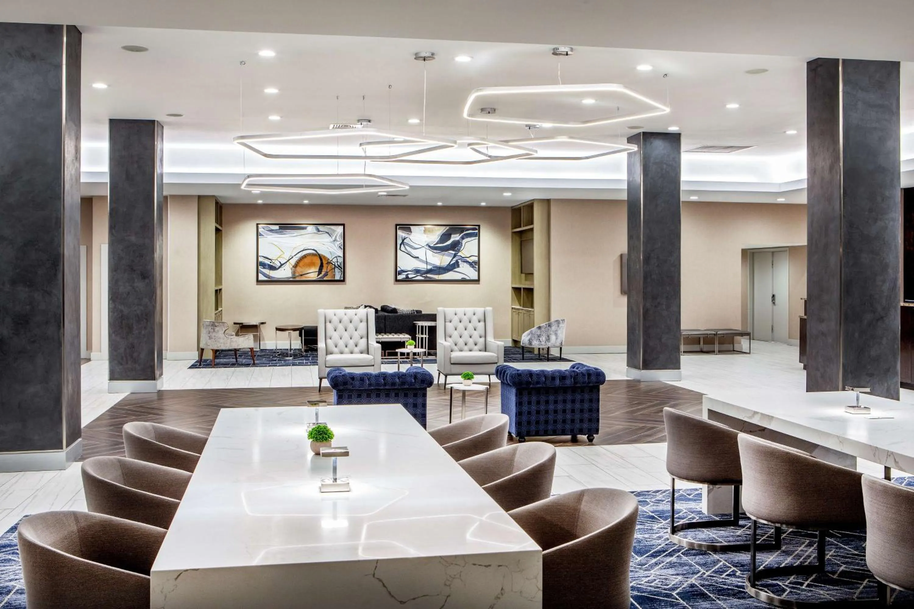 Lobby or reception in DoubleTree by Hilton Washington DC North/Gaithersburg