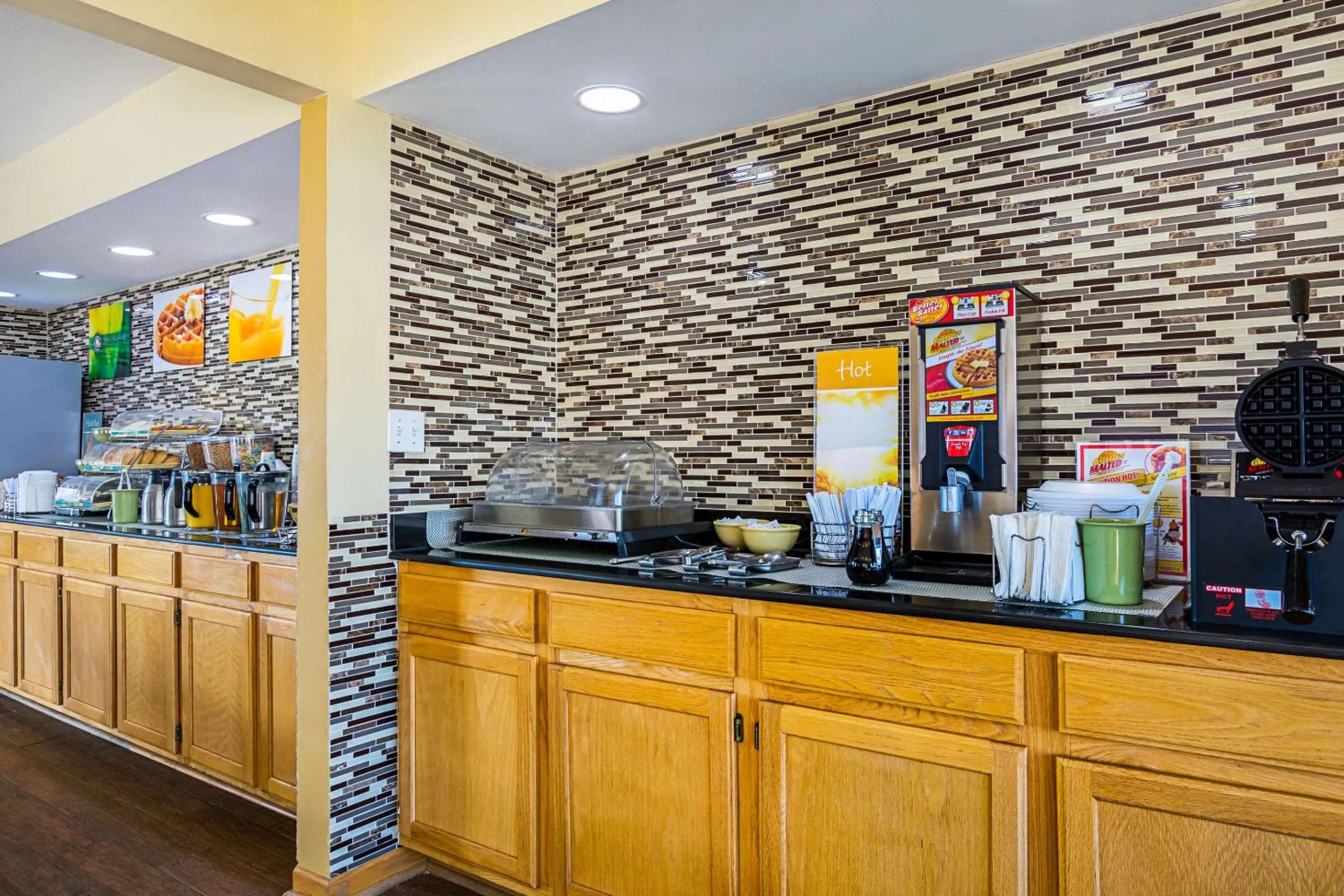 Restaurant/places to eat in Quality Inn & Suites Greensburg I-74