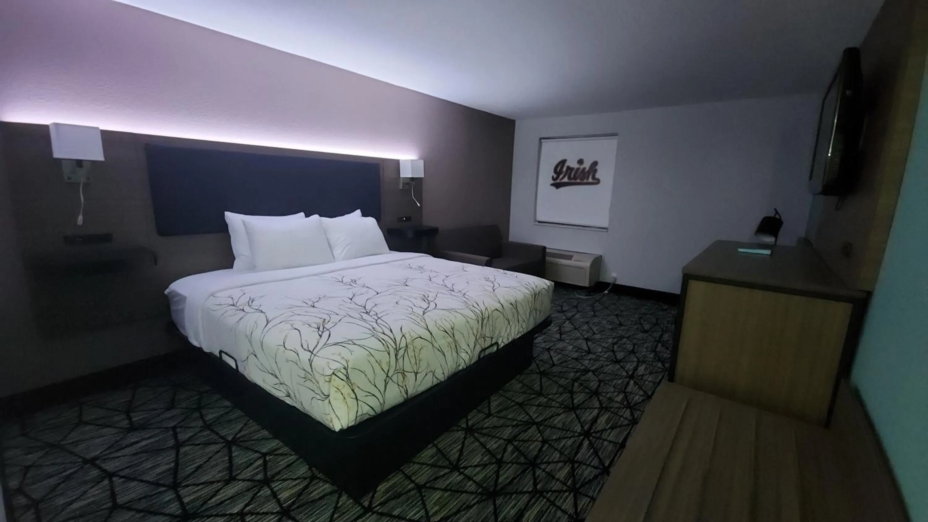 Bed in Baymont by Wyndham South Bend Near Notre Dame