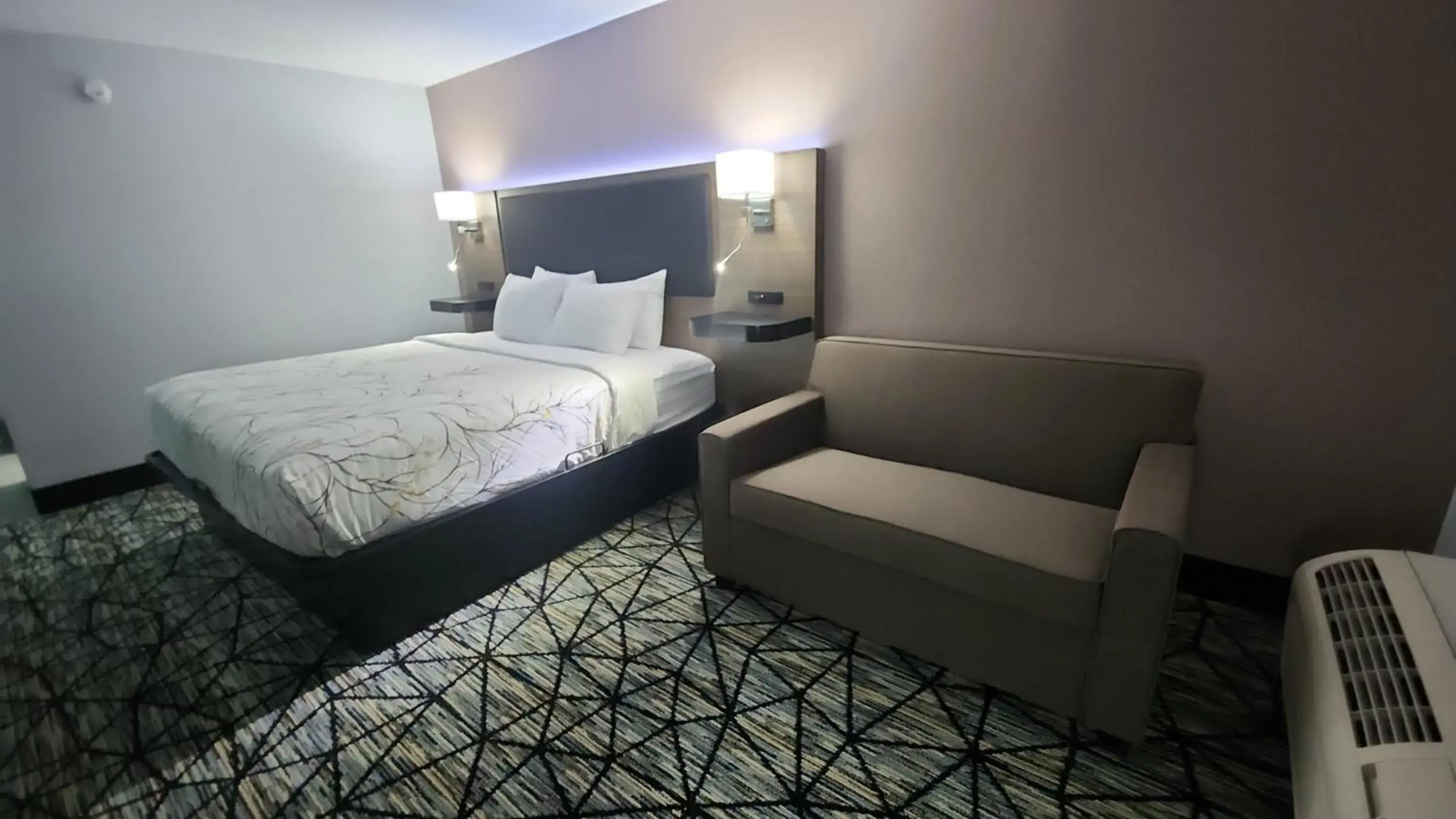 Bed in Baymont by Wyndham South Bend Near Notre Dame Bed in Baymont by Wyndham South Bend Near Notre Dame