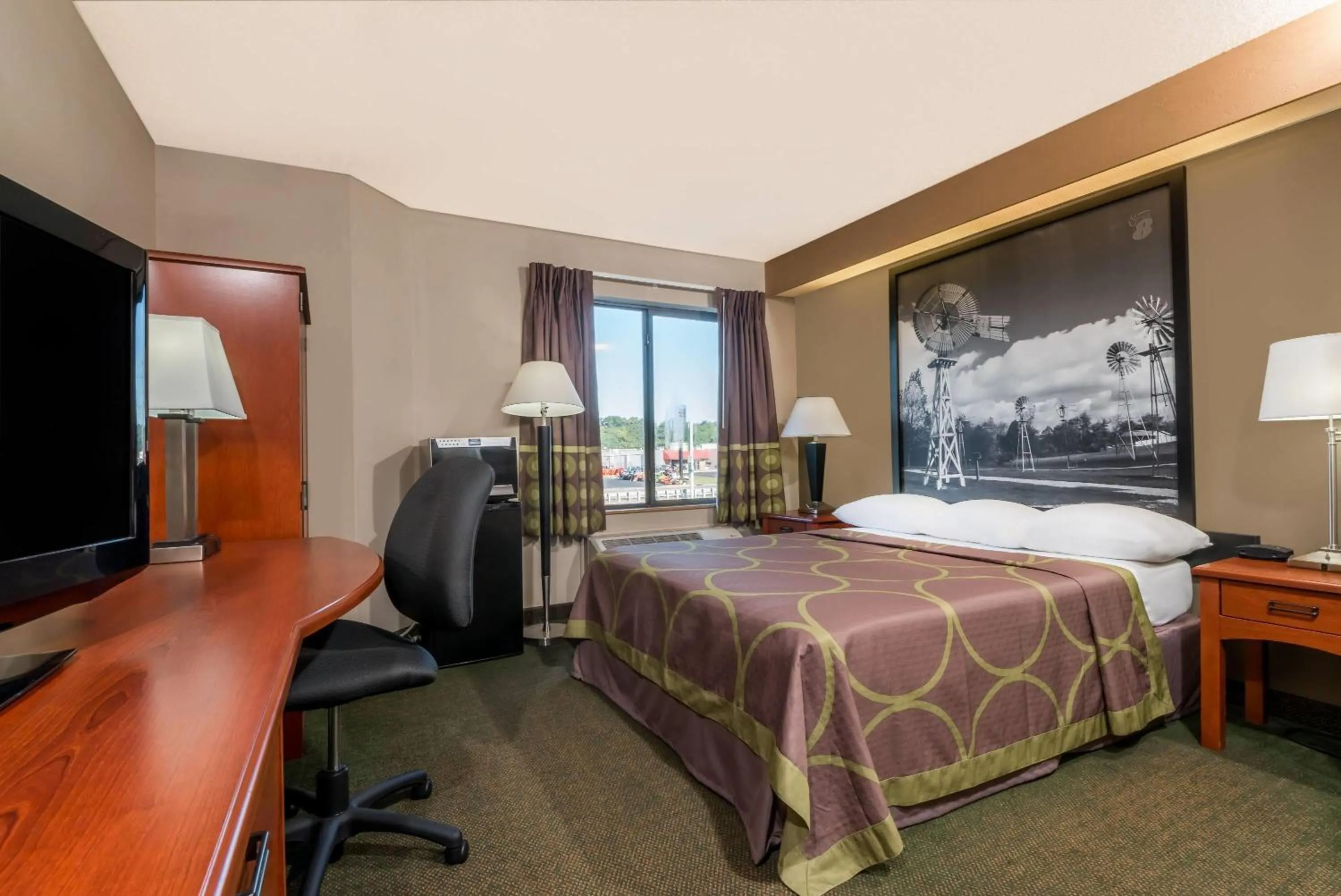 Photo of the whole room, Bed in Super 8 by Wyndham Jasper