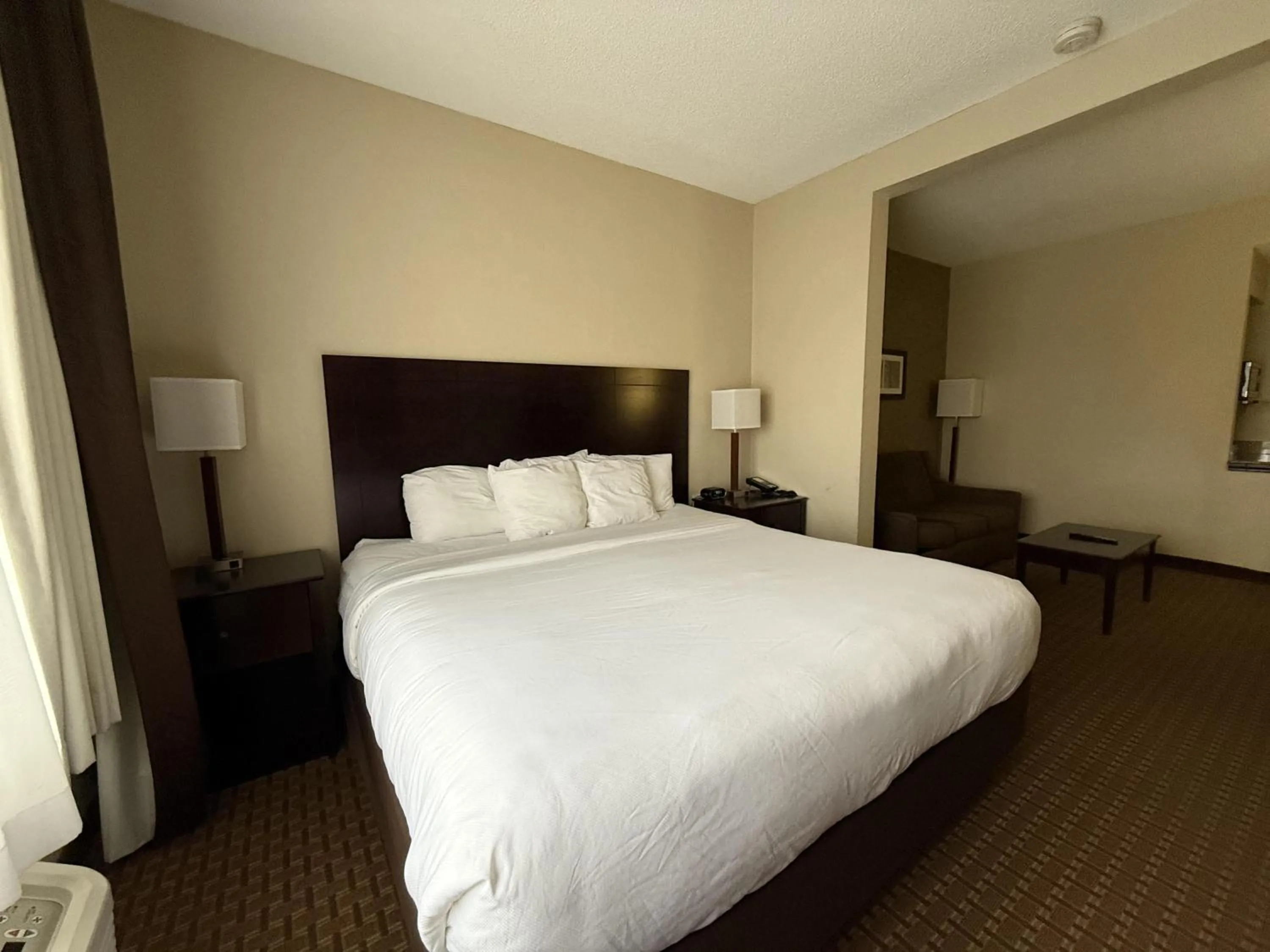 Bedroom, Bed in SureStay by Best Western Marion