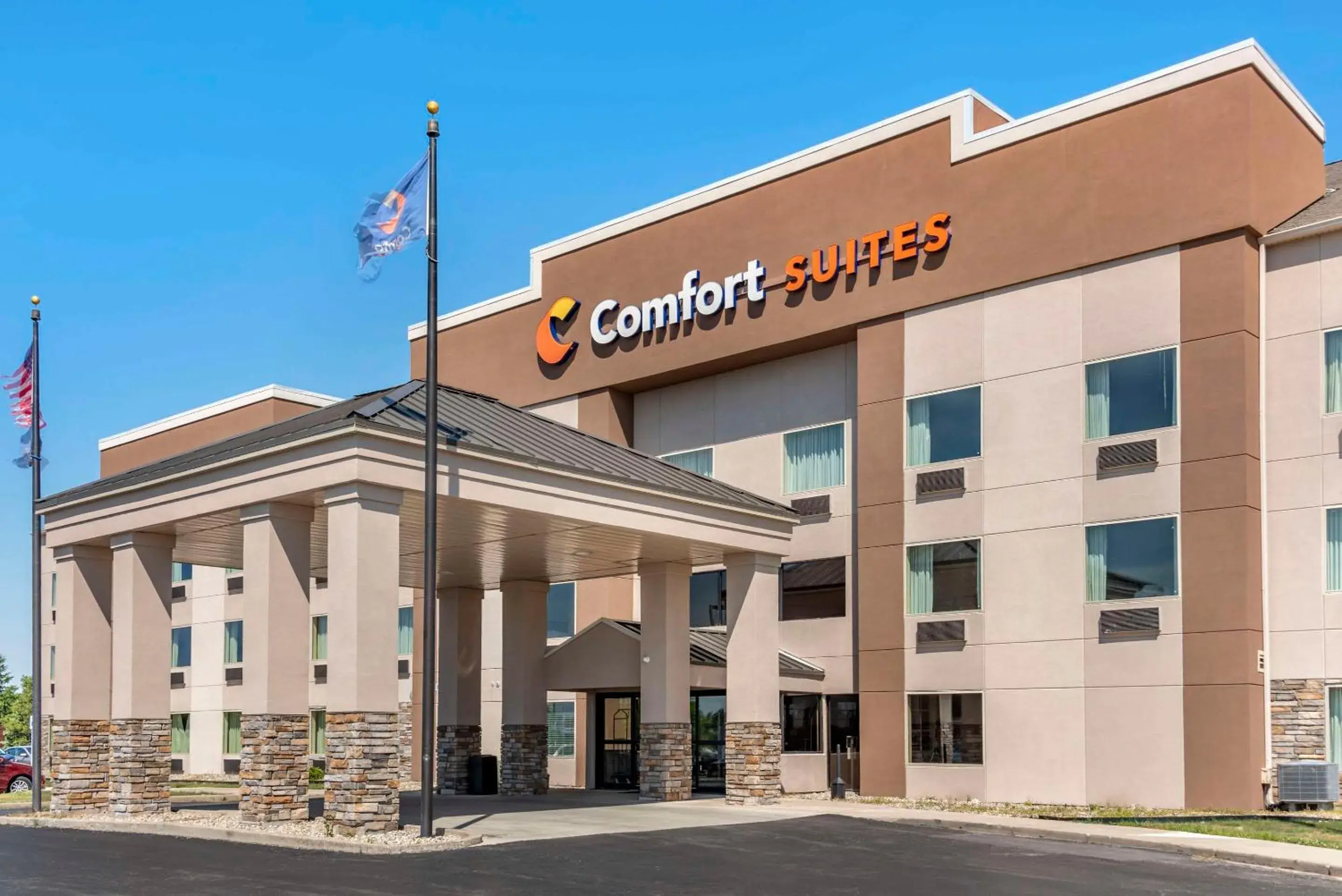 Property building in Comfort Suites Fort Wayne - Southwest Property building in Comfort Suites Fort Wayne - Southwest