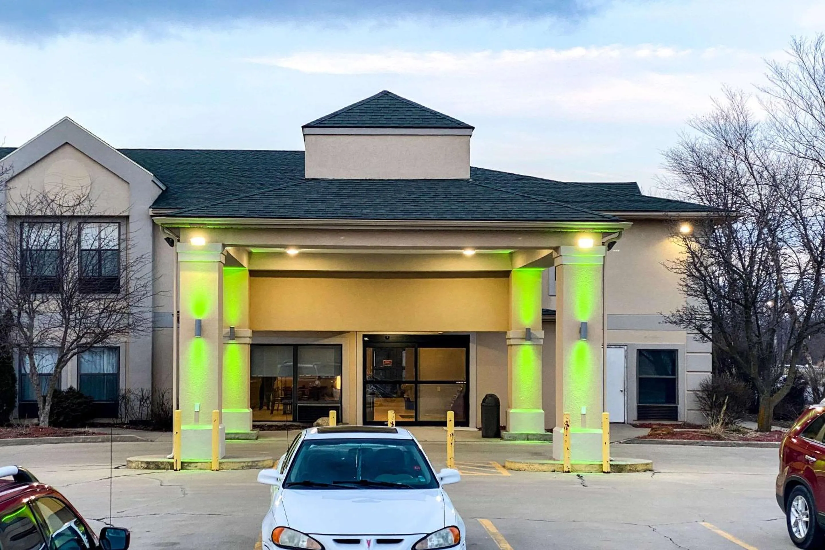 Property building in Quality Inn Michigan City South