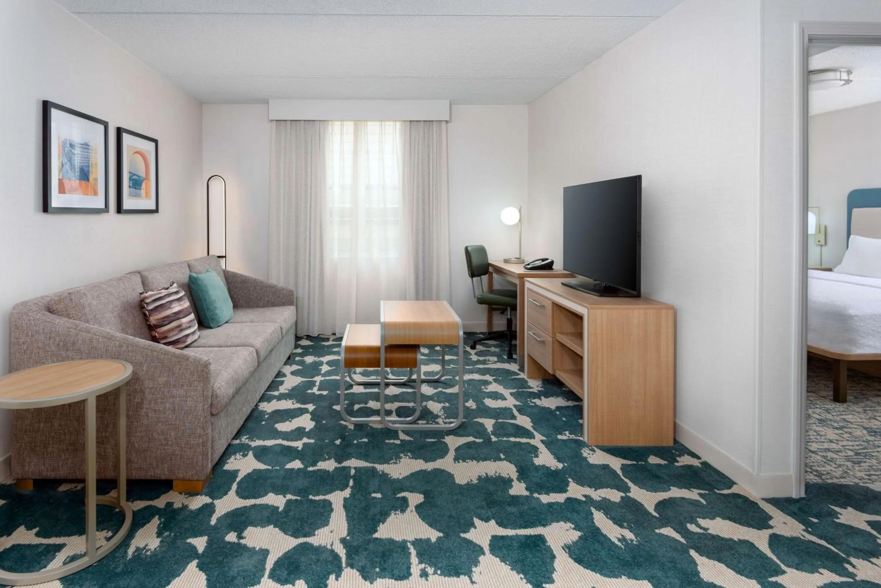 Living room, Bed in Homewood Suites by Hilton Buffalo/Airport