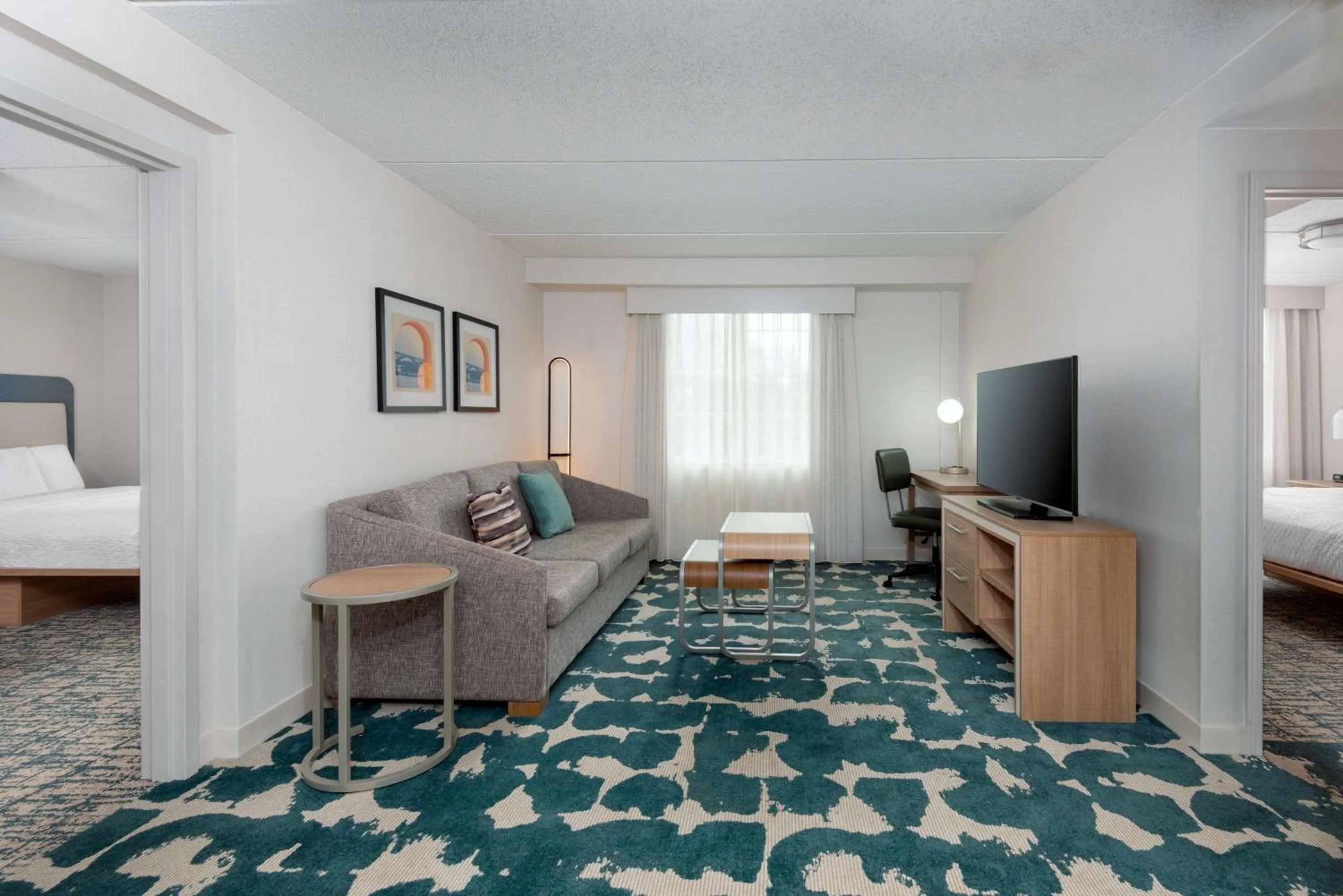 Living room, Bed in Homewood Suites by Hilton Buffalo/Airport