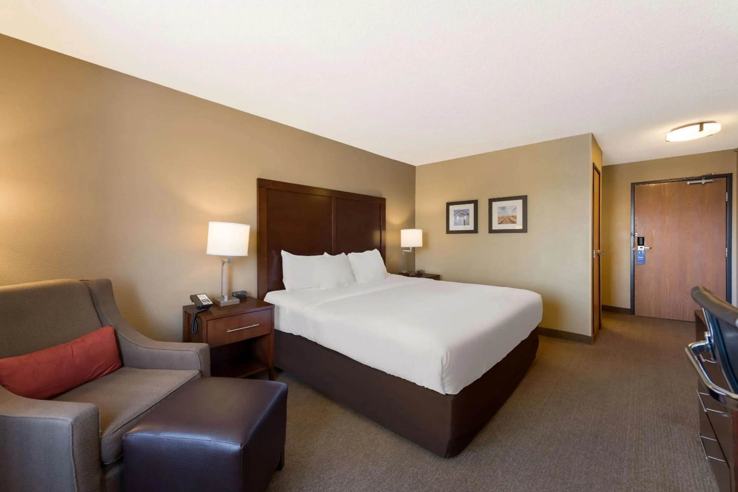 Bedroom, Bed in Comfort Inn Wichita East