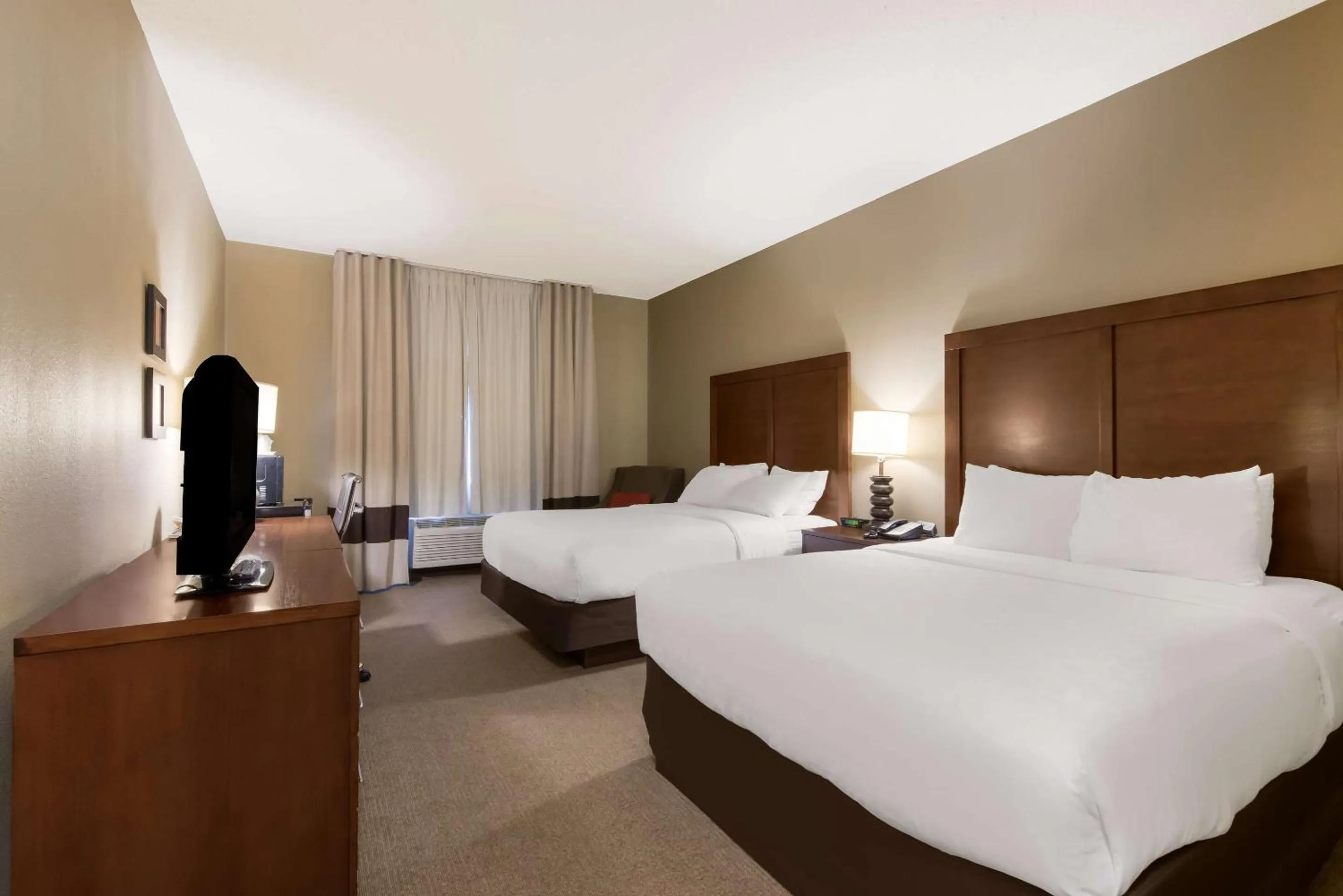 Bedroom, Bed in Comfort Inn Wichita East