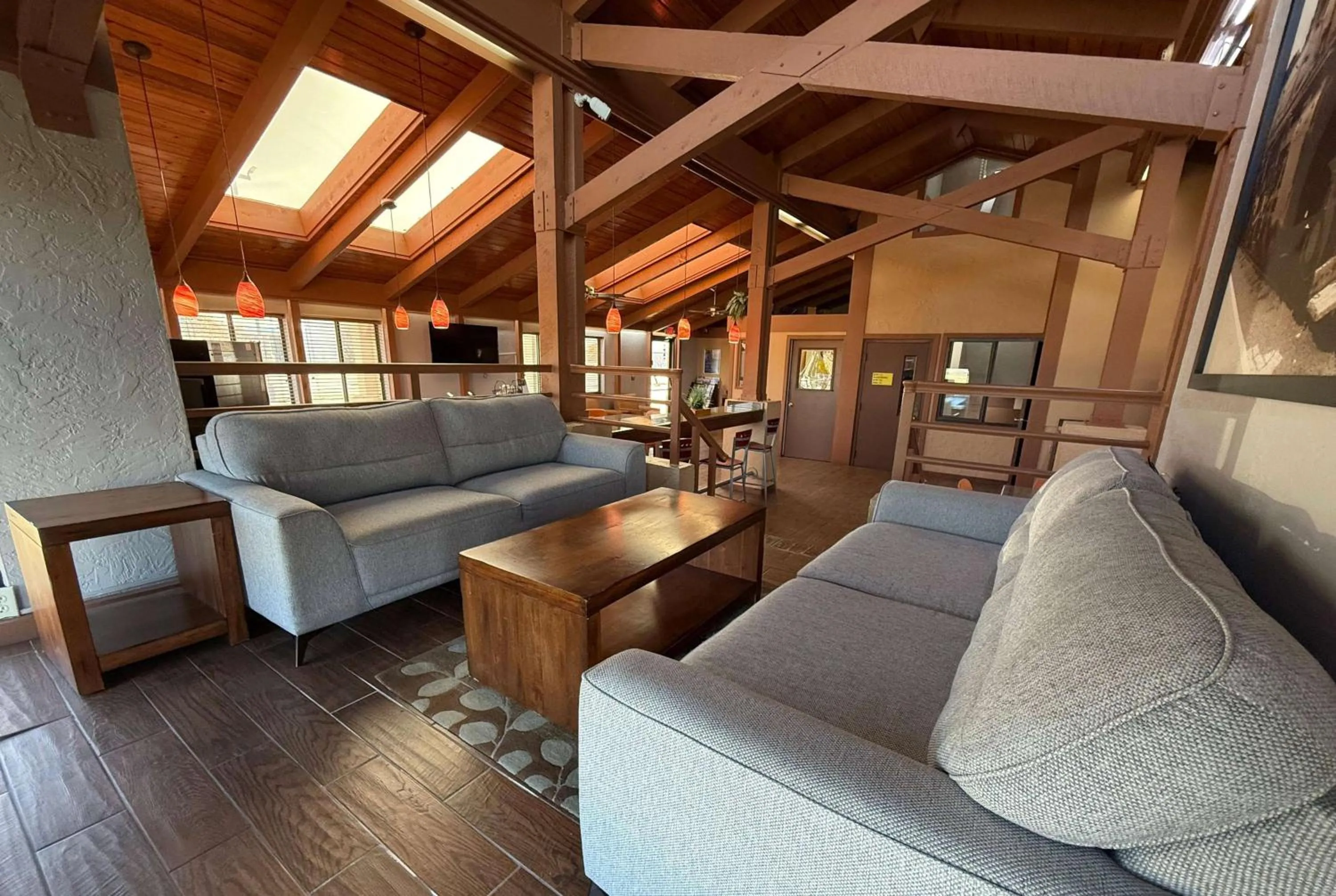 Lobby or reception in Super 8 by Wyndham Hutchinson