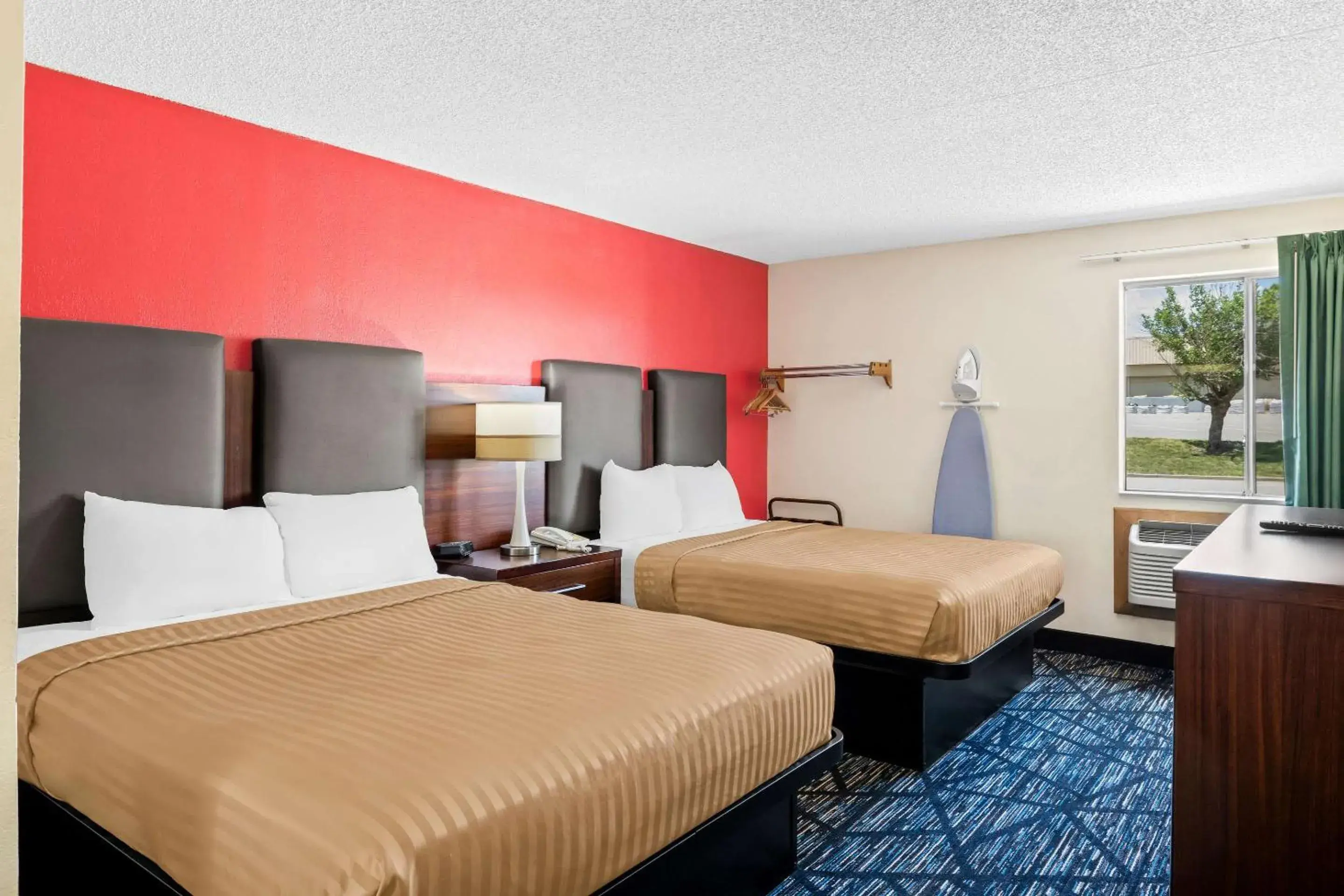 Double Room with Two Double Beds - Non-Smoking in Econo Lodge Double Room with Two Double Beds - Non-Smoking in Econo Lodge