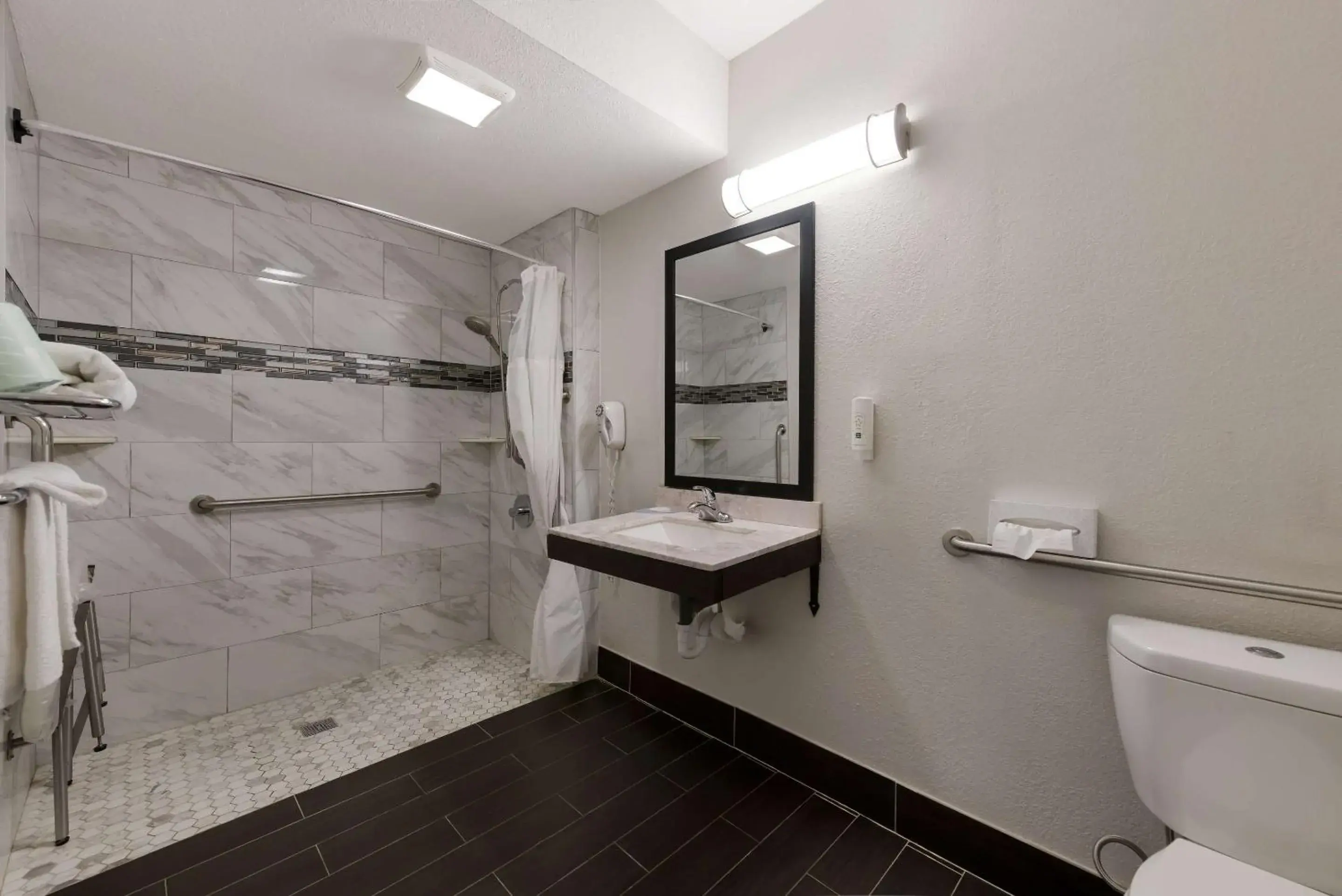 Bedroom in Quality Inn Merriam Kansas City Bedroom in Quality Inn Merriam Kansas City