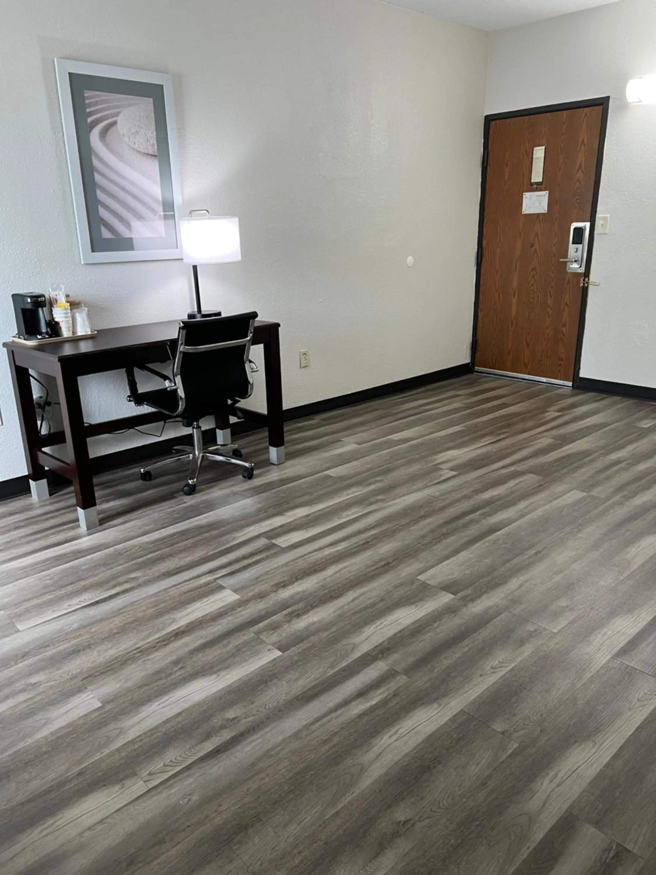 Bedroom in Quality Inn Merriam Kansas City