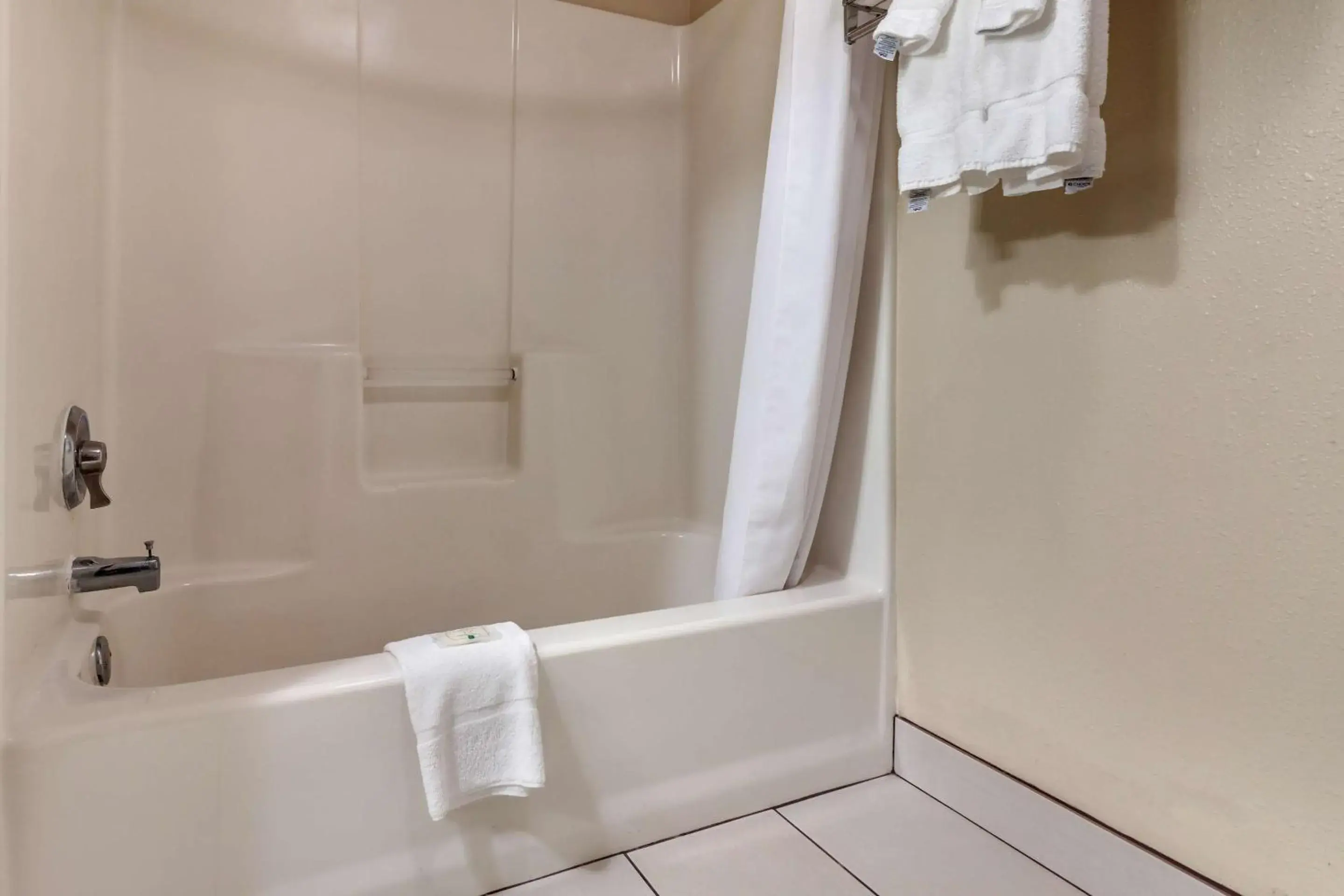 Bedroom in Quality Inn Hays I-70 Bedroom in Quality Inn Hays I-70