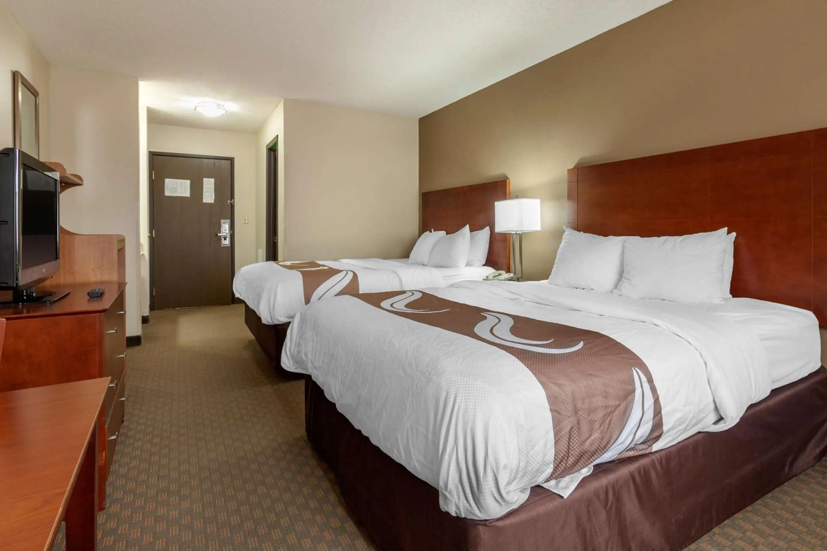 Bedroom, Bed in Quality Inn Hays I-70