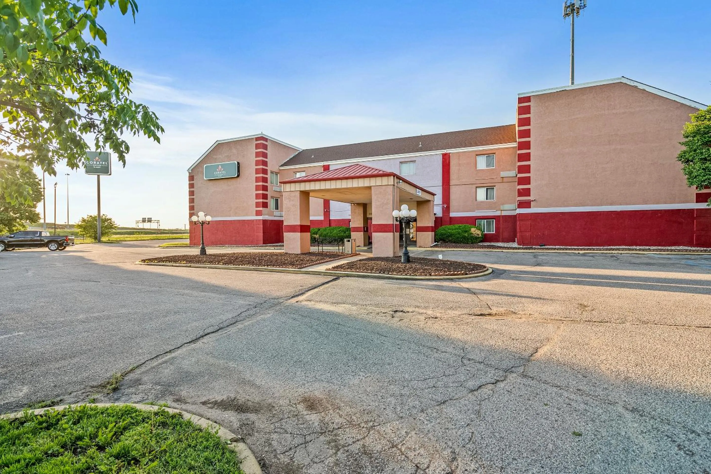 Property building in Coratel Plus Suites Wichita West Airport