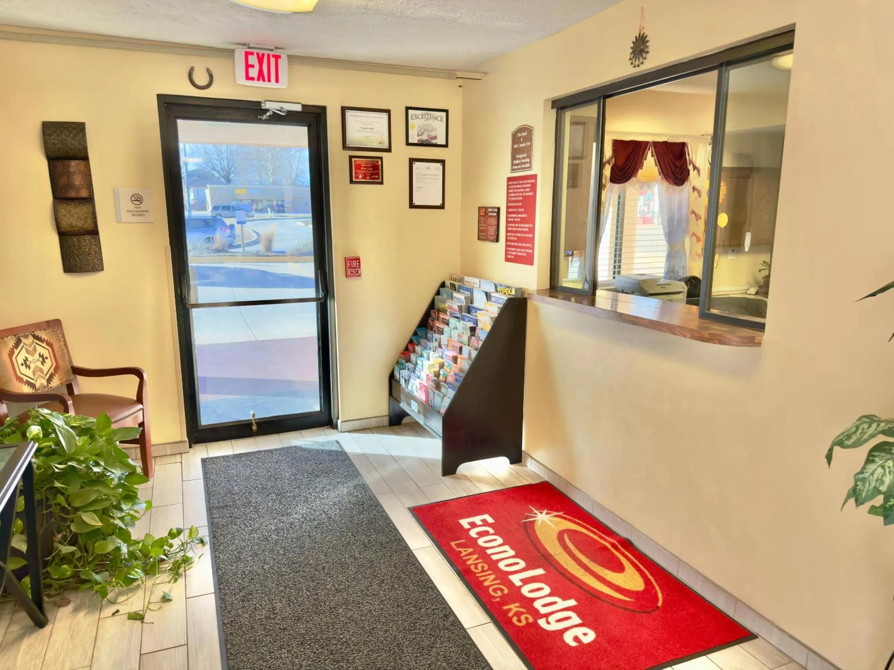 Lobby or reception in Econo Lodge Lansing - Leavenworth