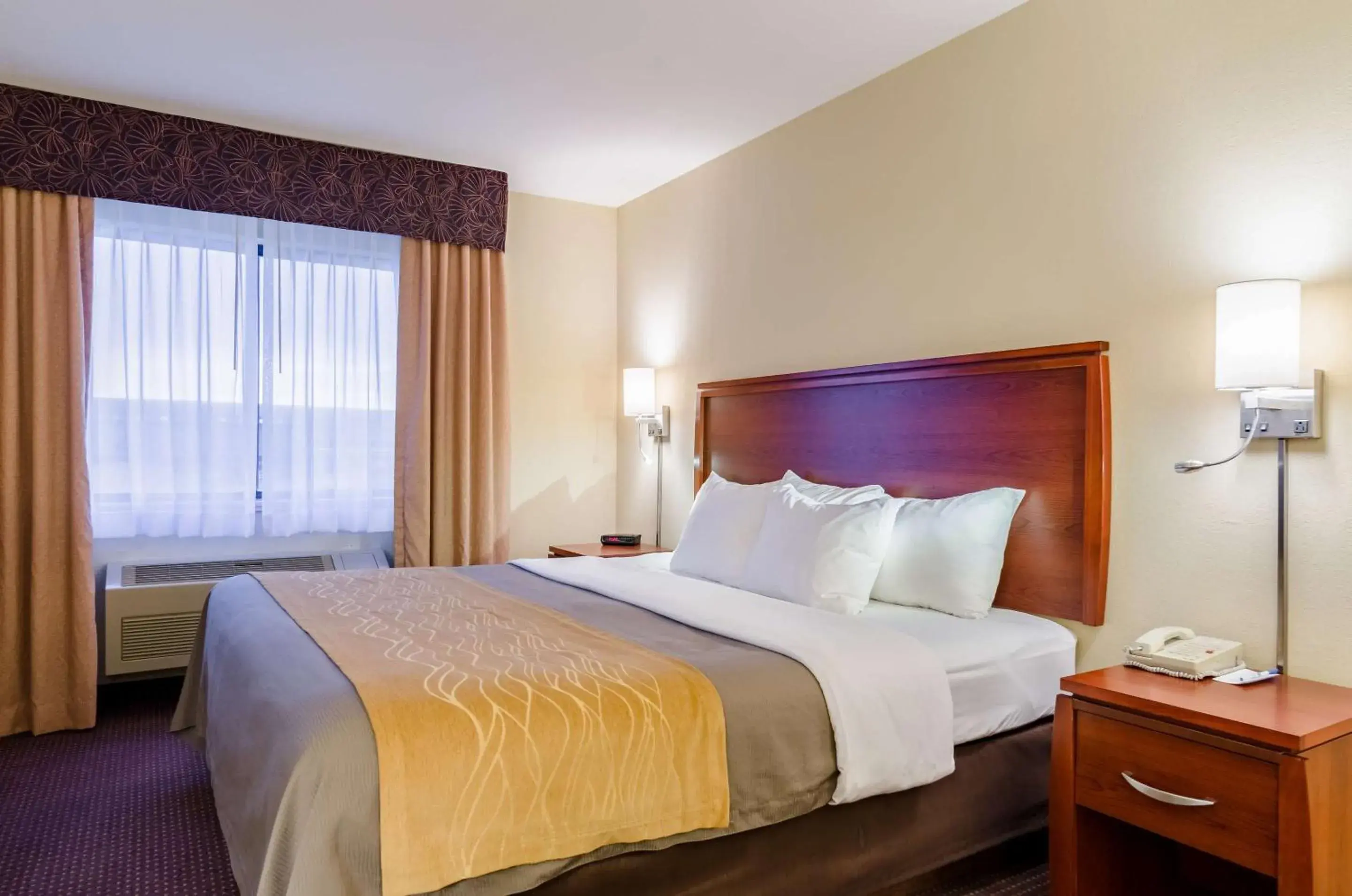 Bedroom, Bed in Comfort Inn Colby Bedroom, Bed in Comfort Inn Colby