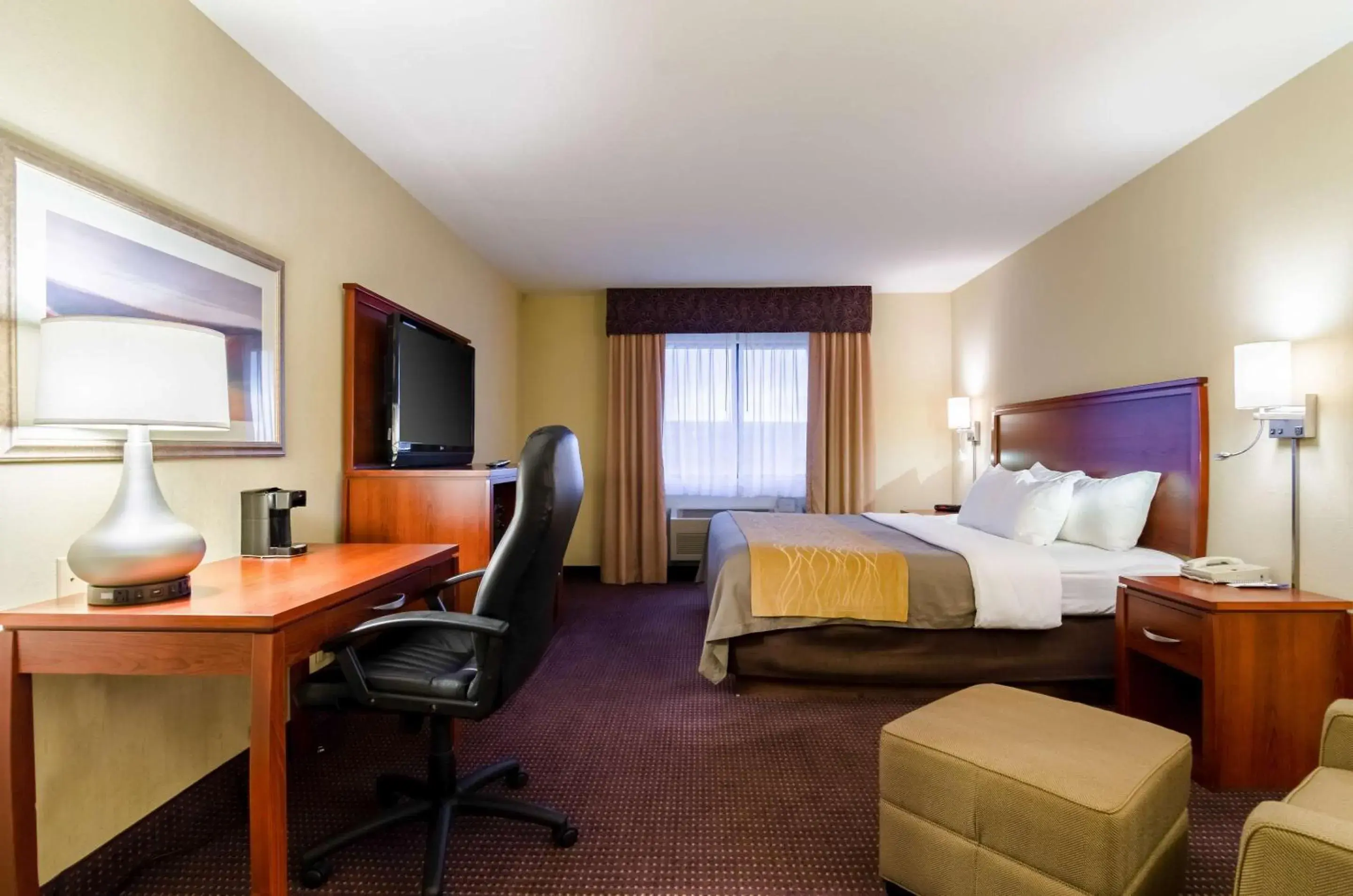 Bedroom, Bed in Comfort Inn Colby Bedroom, Bed in Comfort Inn Colby