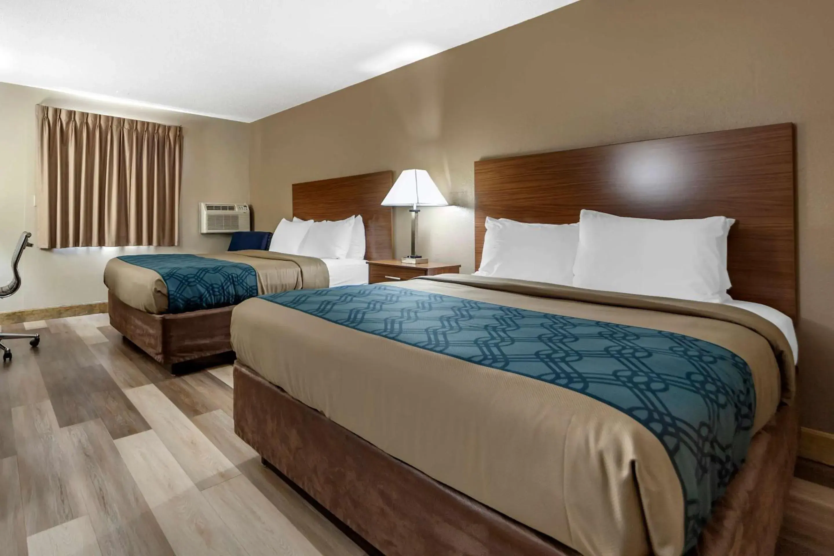 Bedroom, Bed in Econo Lodge Hays I-70 Bedroom, Bed in Econo Lodge Hays I-70