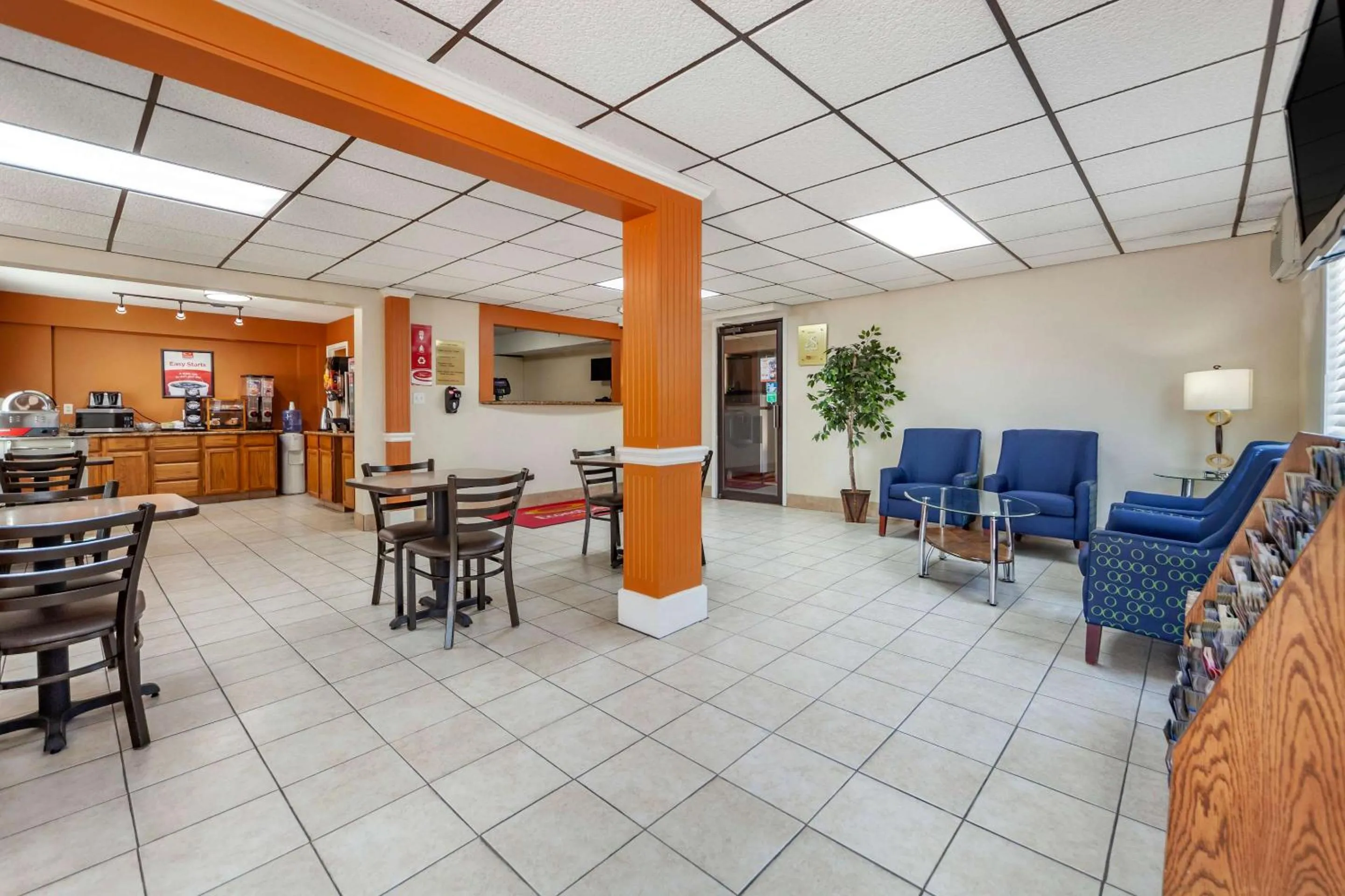 Lobby or reception in Econo Lodge Hays I-70