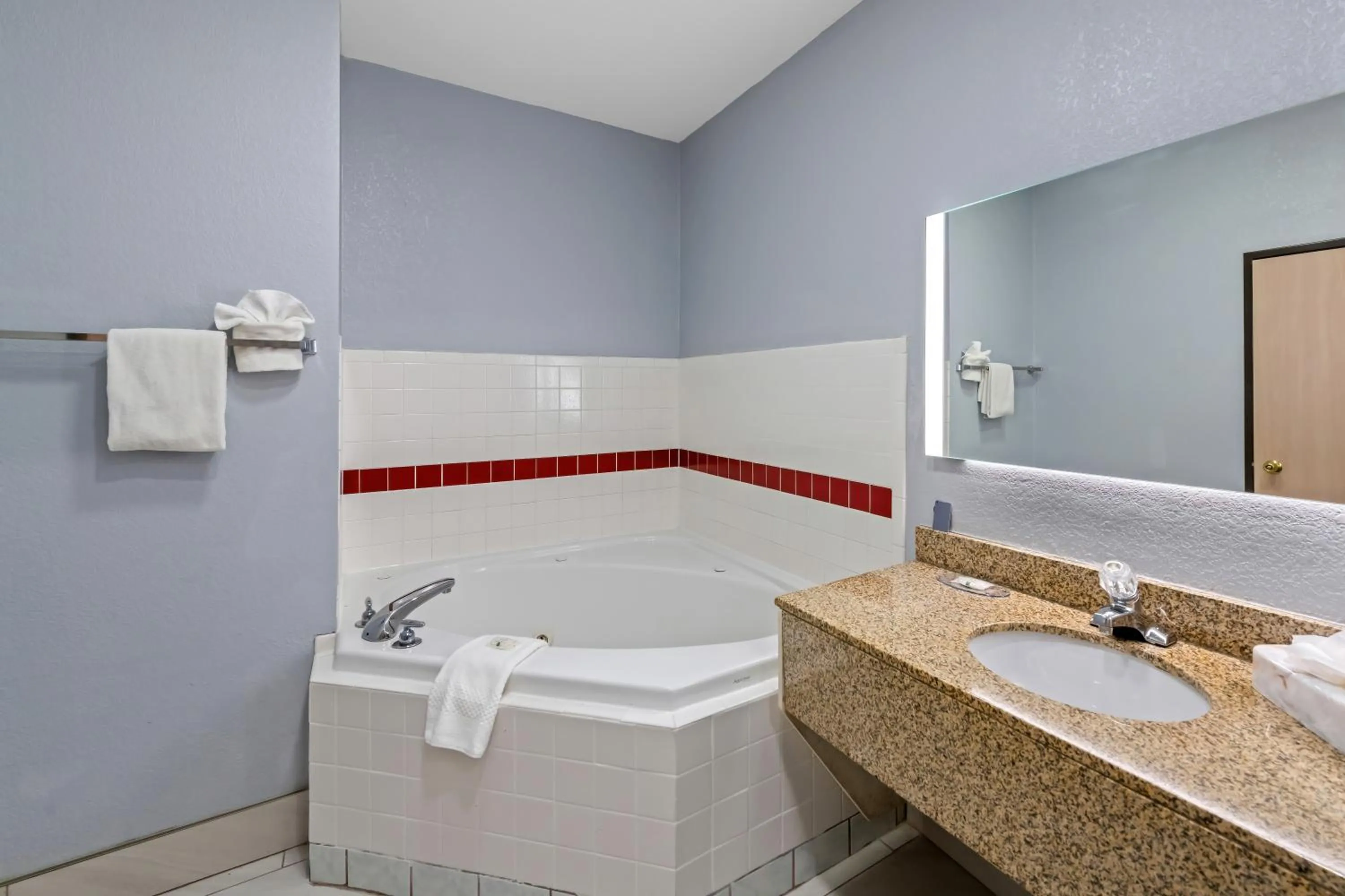 Quality Inn & Suites Manhattan