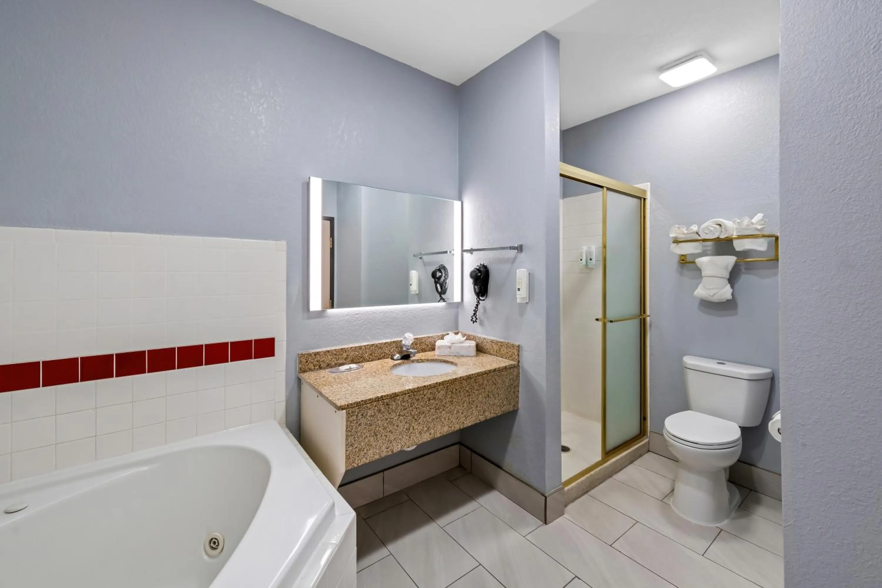 Quality Inn & Suites Manhattan