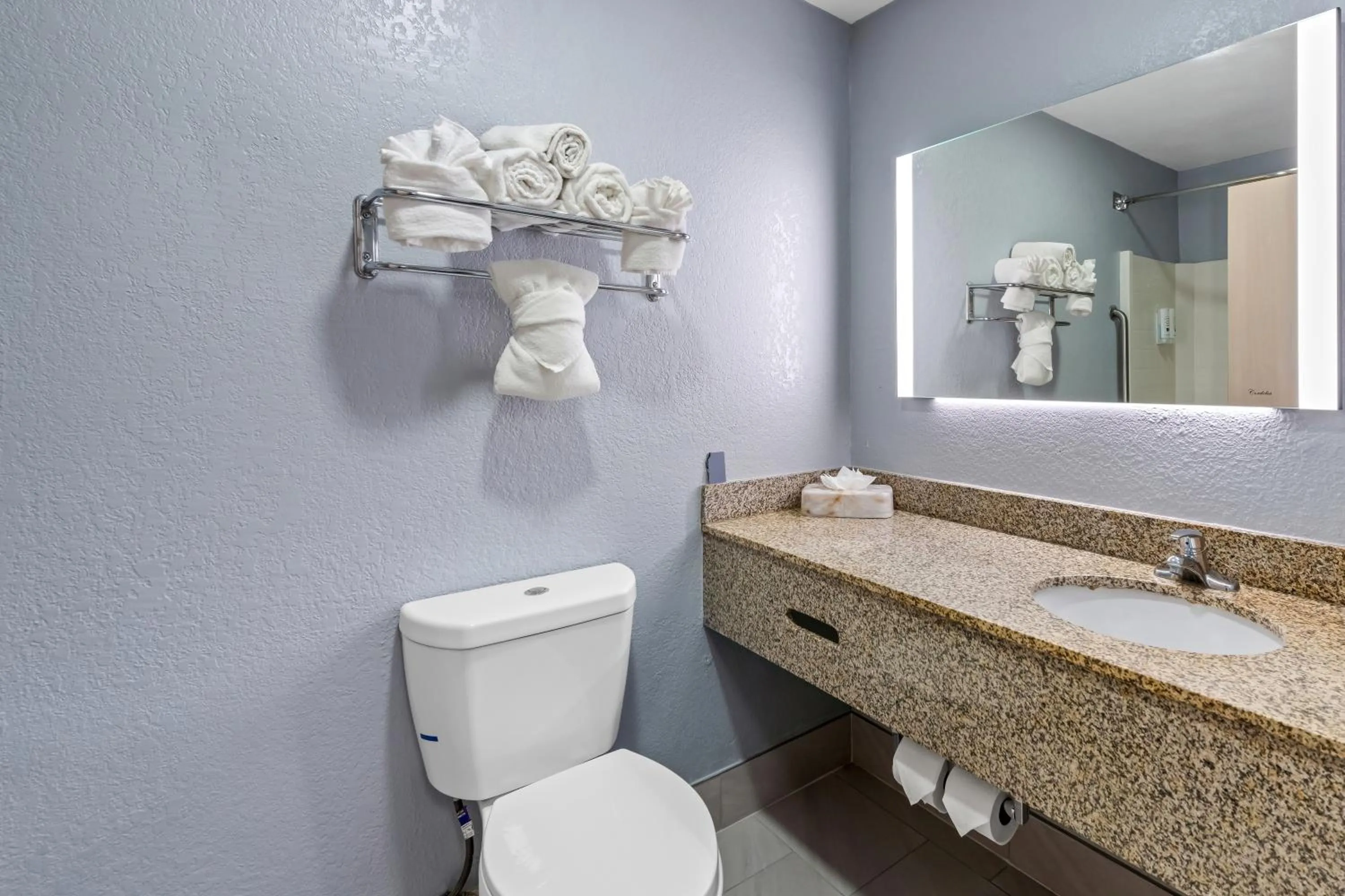 Quality Inn & Suites Manhattan