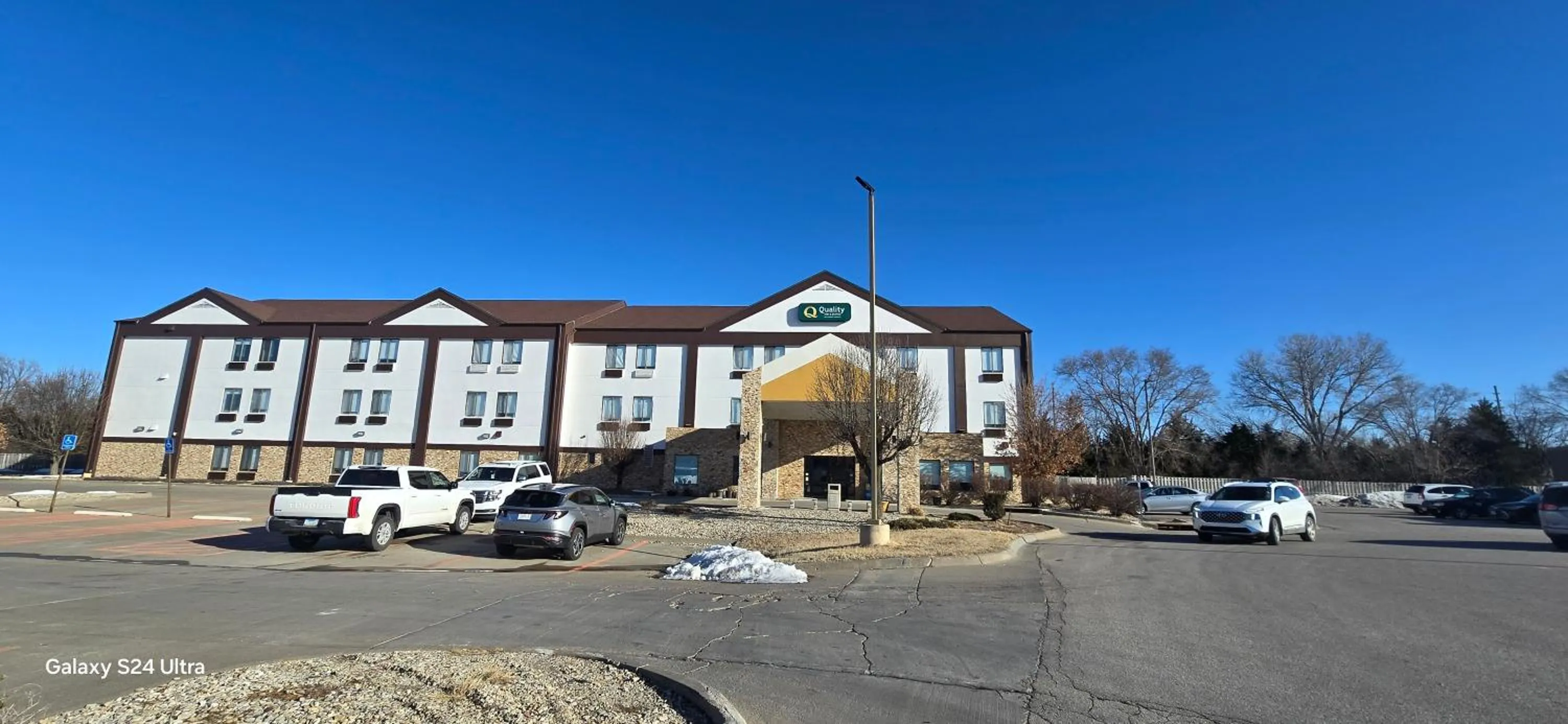 Property building in Quality Inn & Suites Manhattan